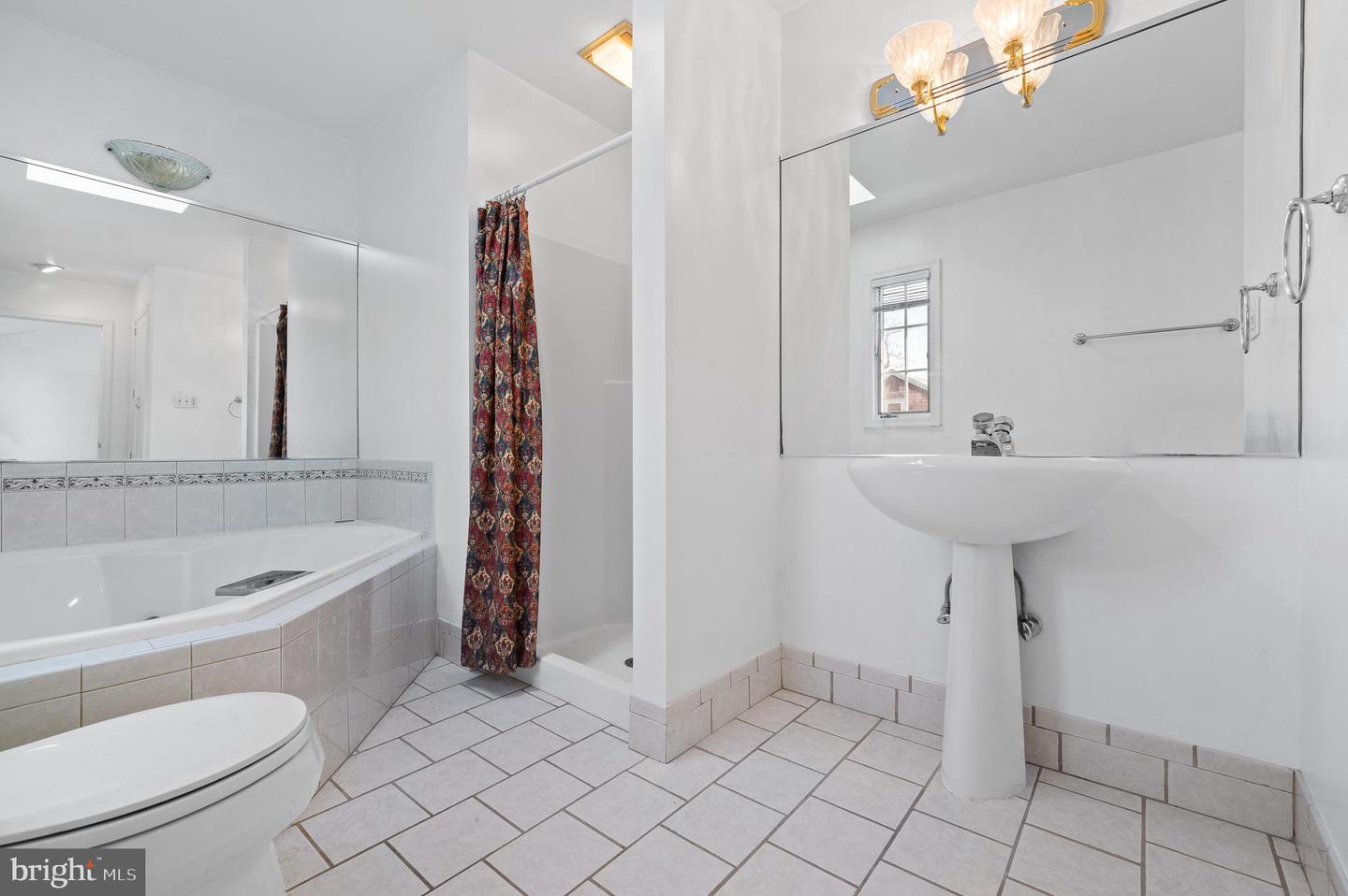 1155 Maplecrest Circle