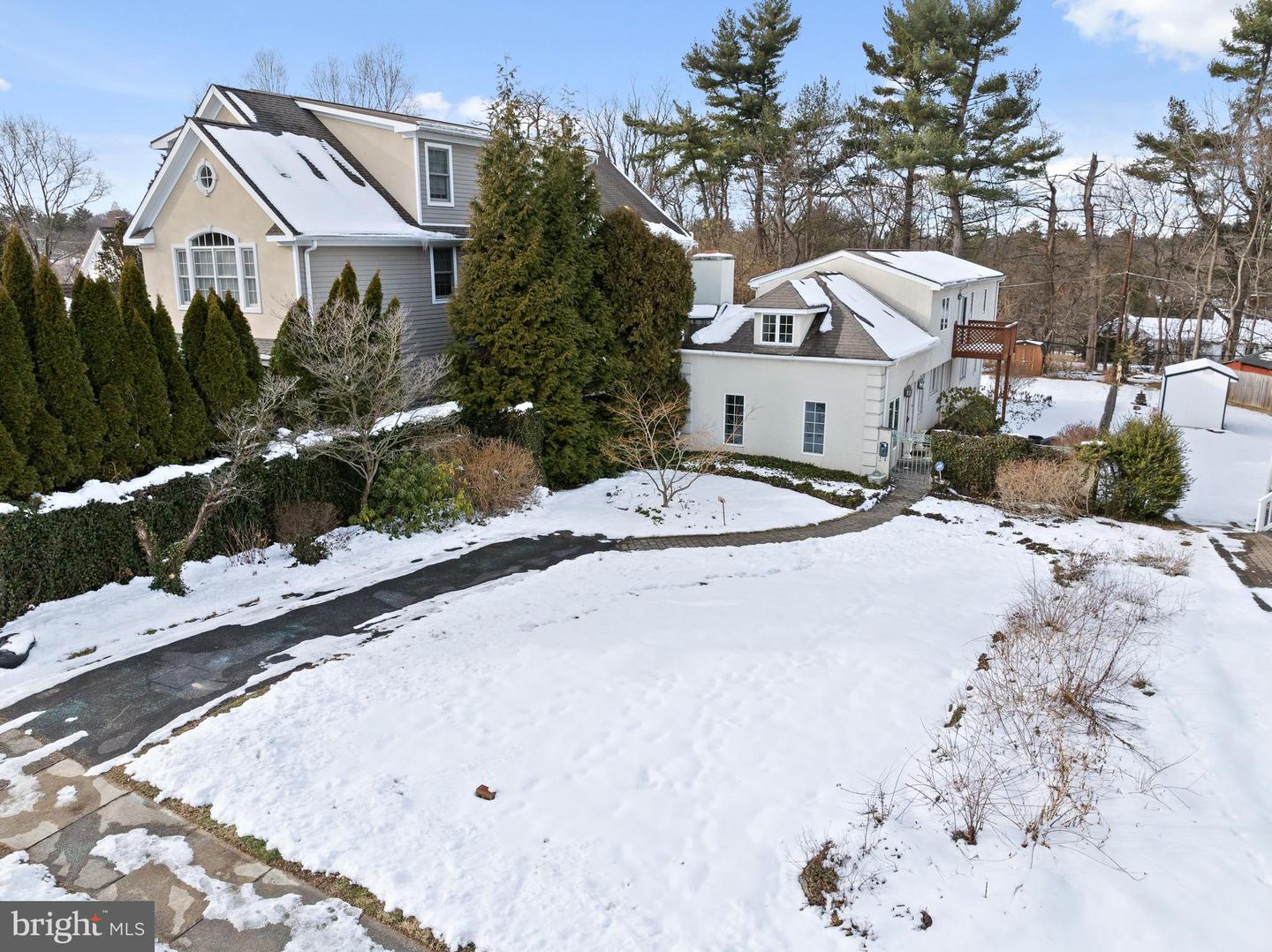 1155 Maplecrest Circle