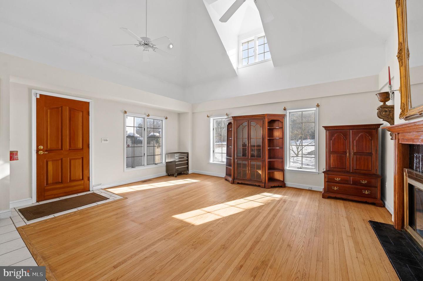 1155 Maplecrest Circle