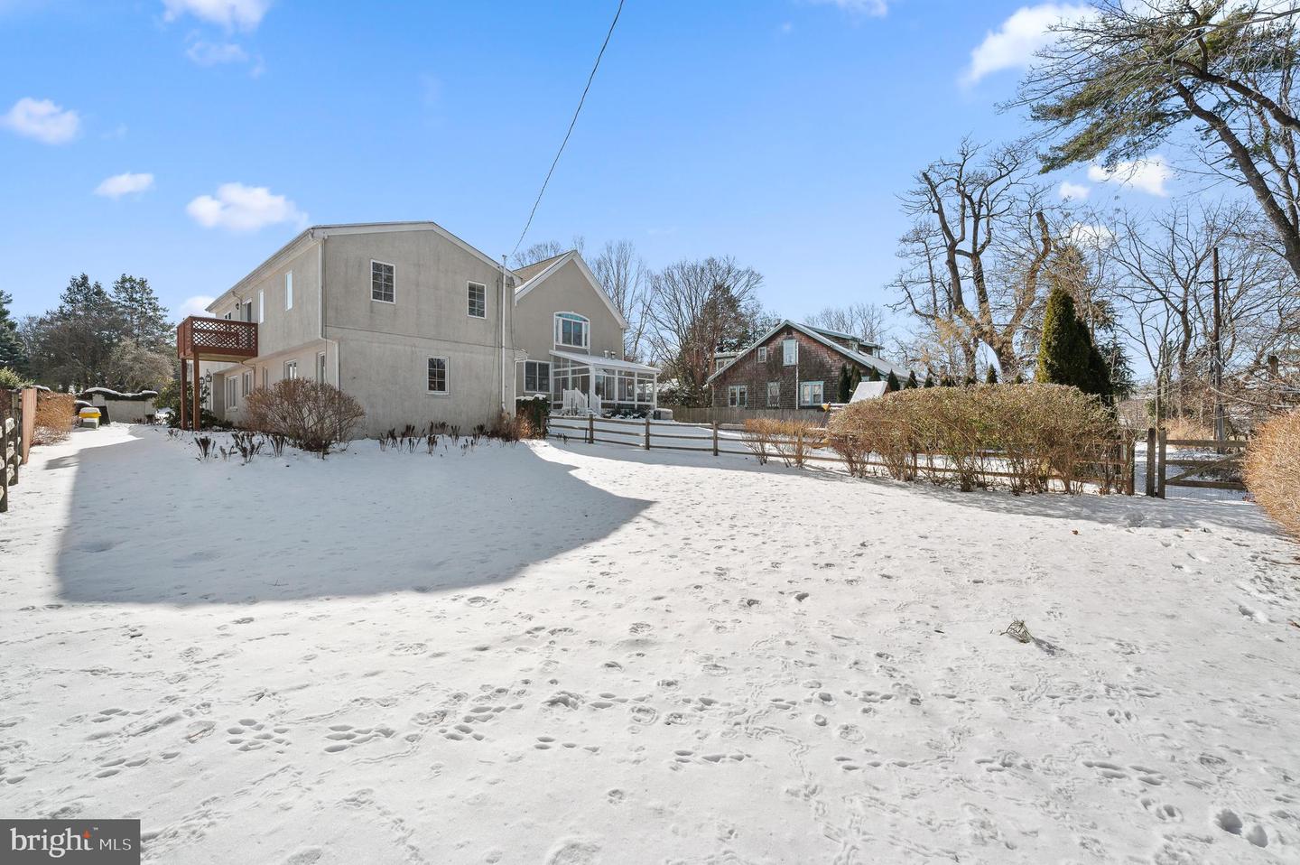 1155 Maplecrest Circle