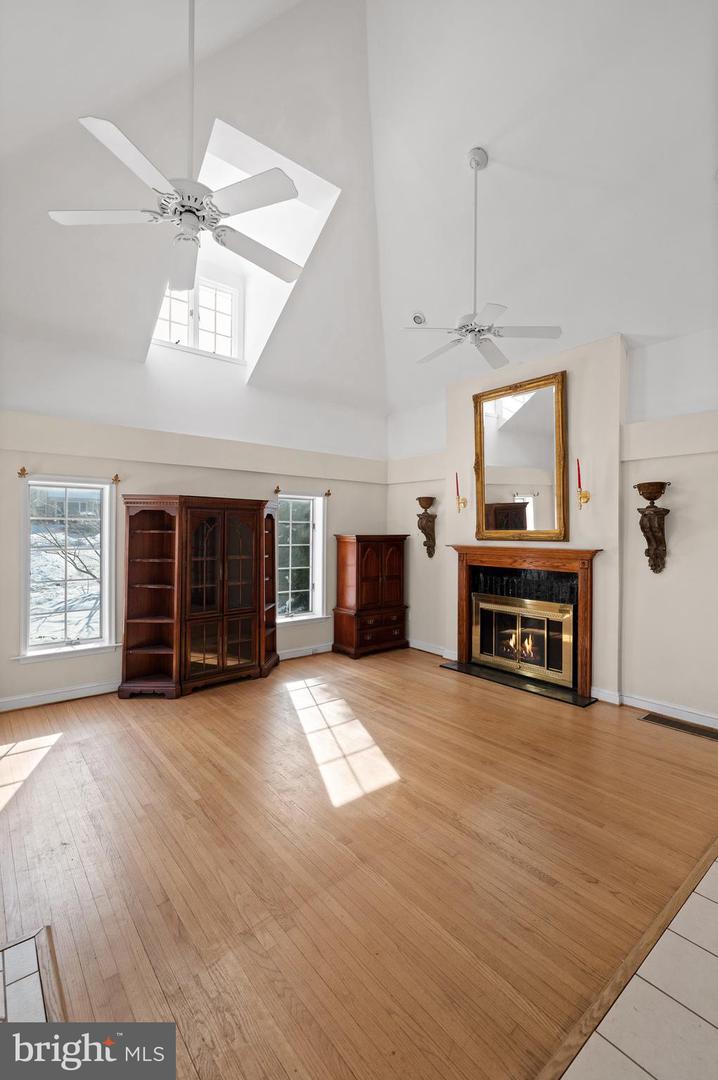 1155 Maplecrest Circle