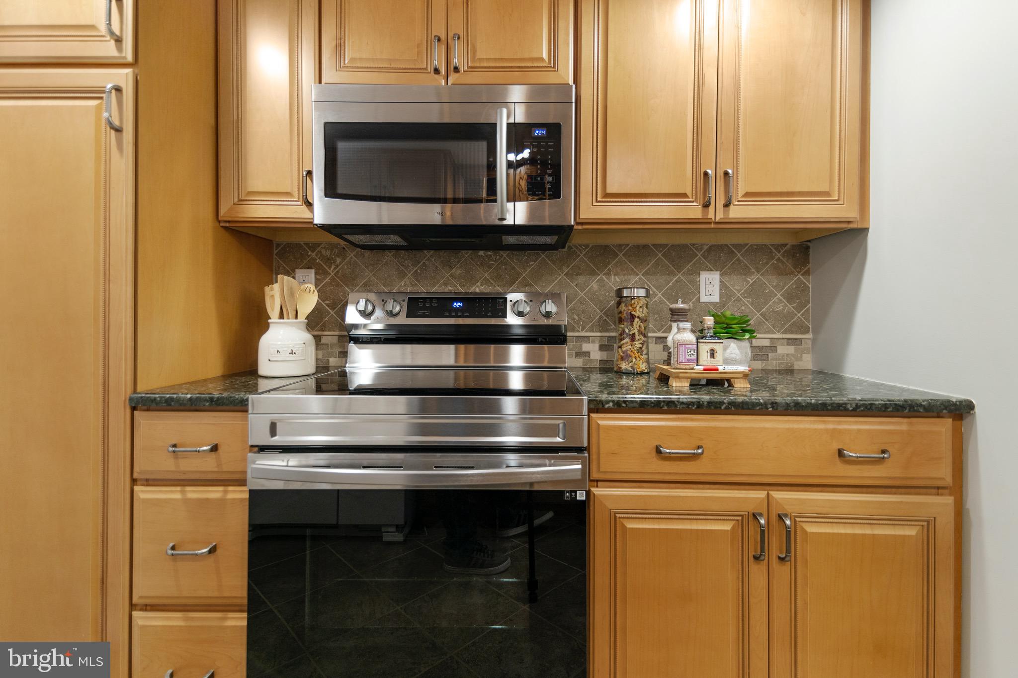 260 Montgomery Ave #303