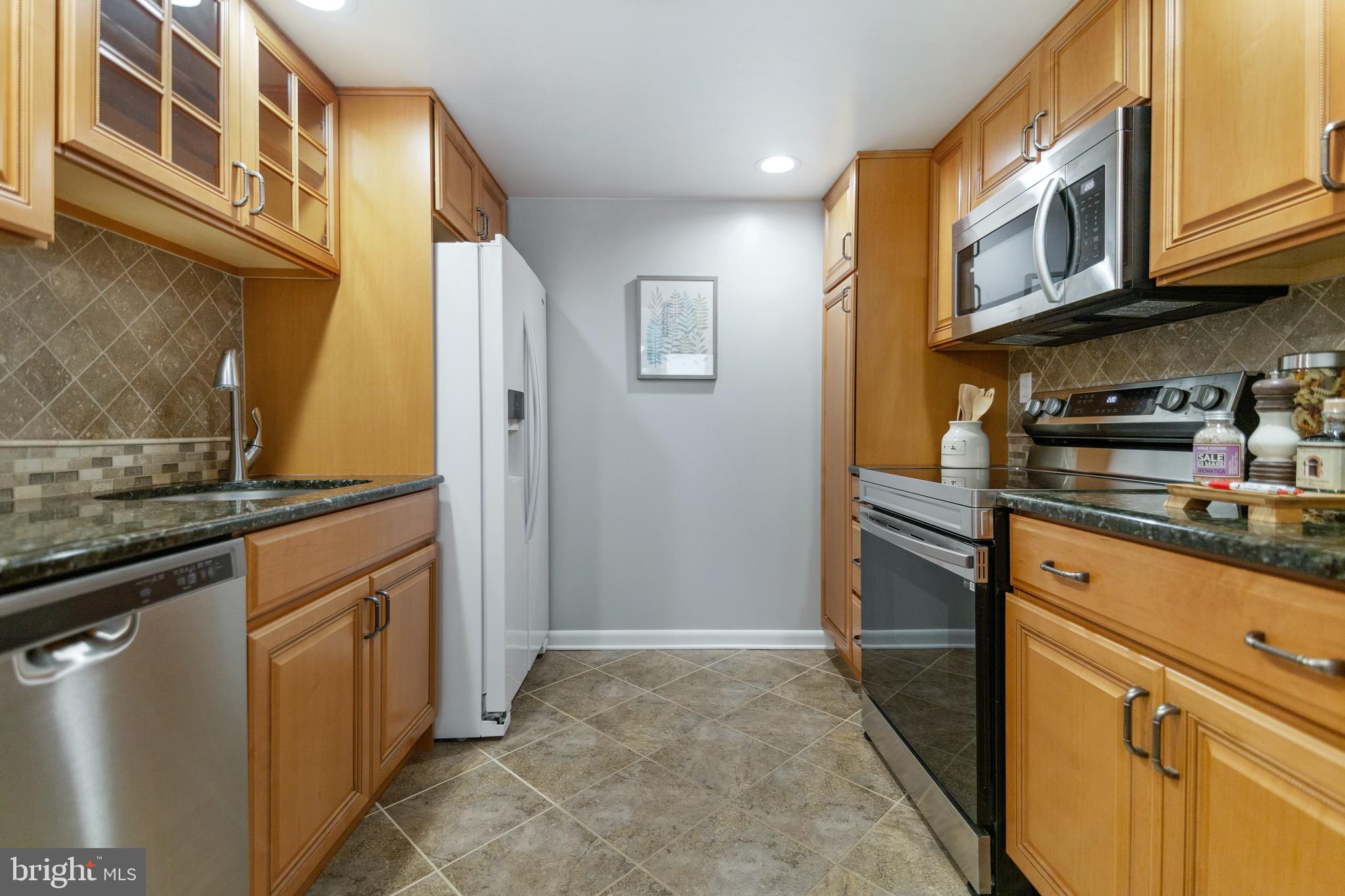 260 Montgomery Ave #303