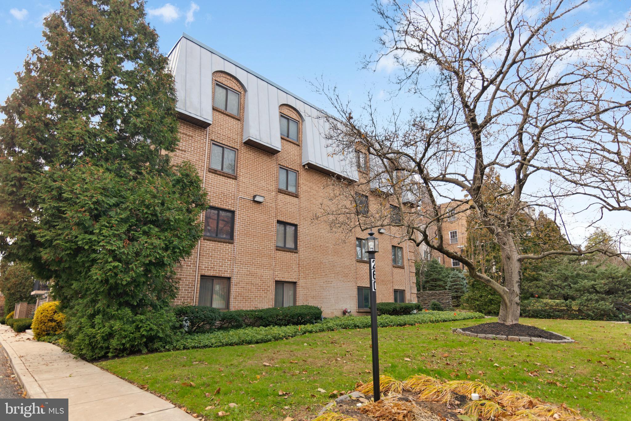 260 Montgomery Ave #303