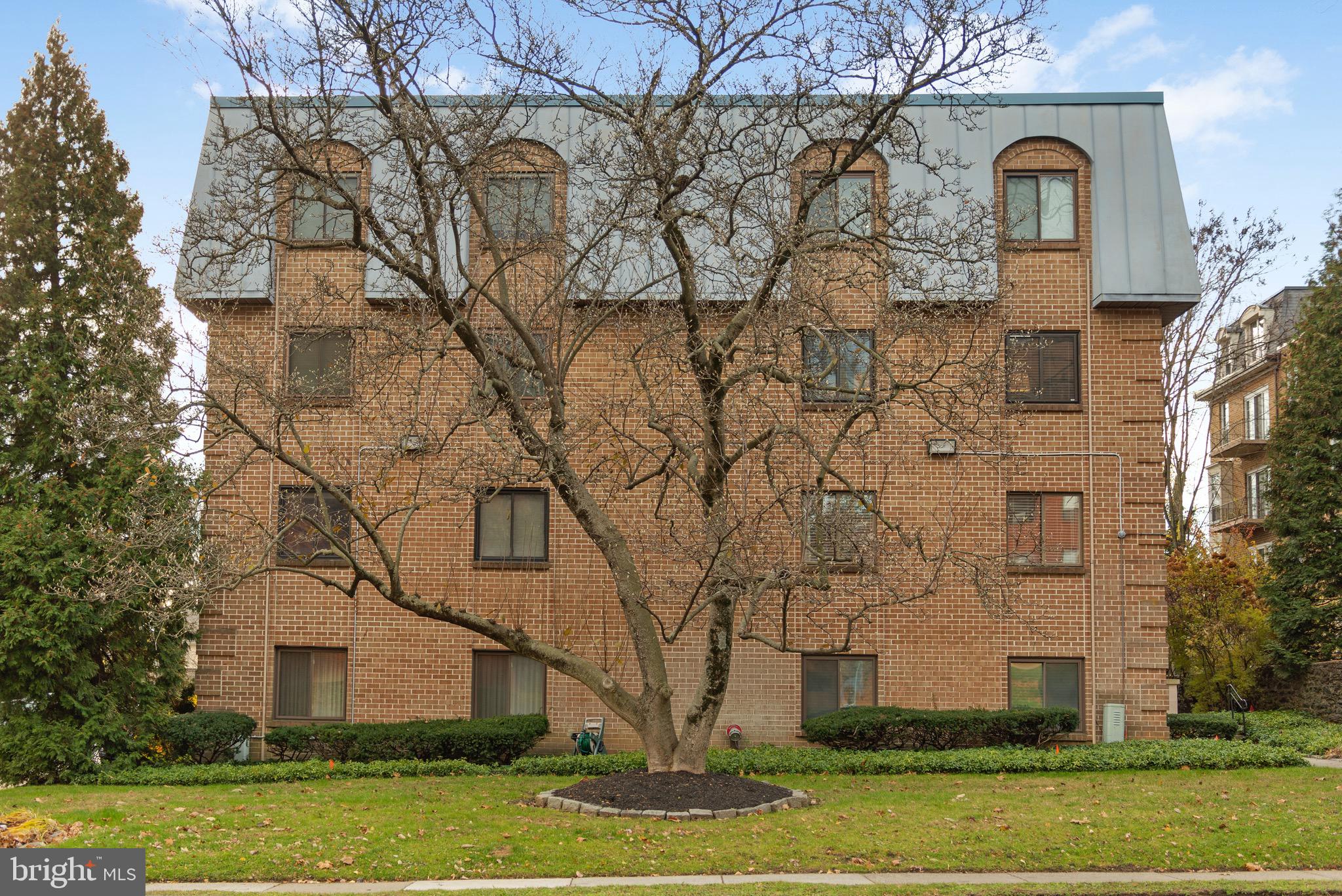 260 Montgomery Ave #303
