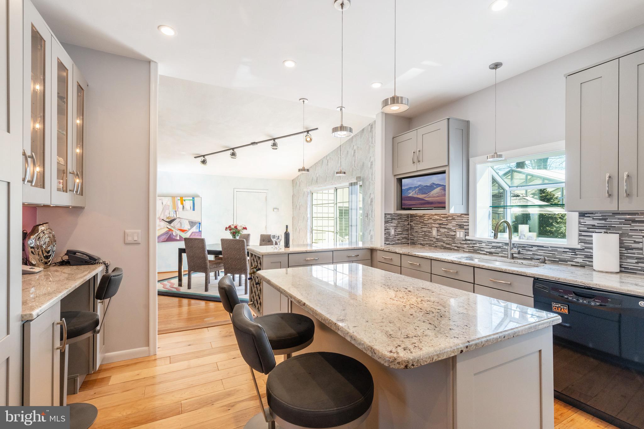 401 Clairemont Rd