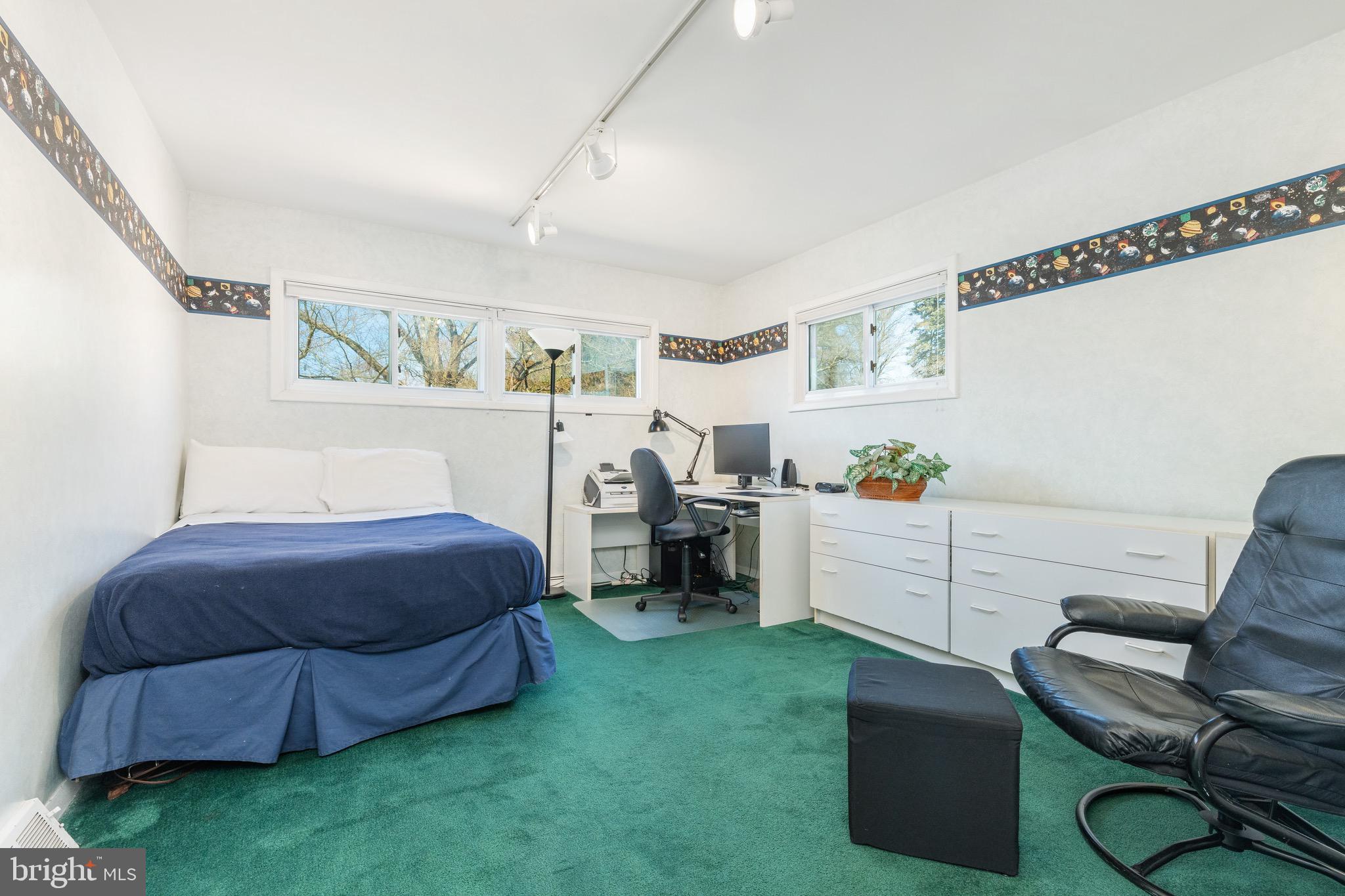 401 Clairemont Rd