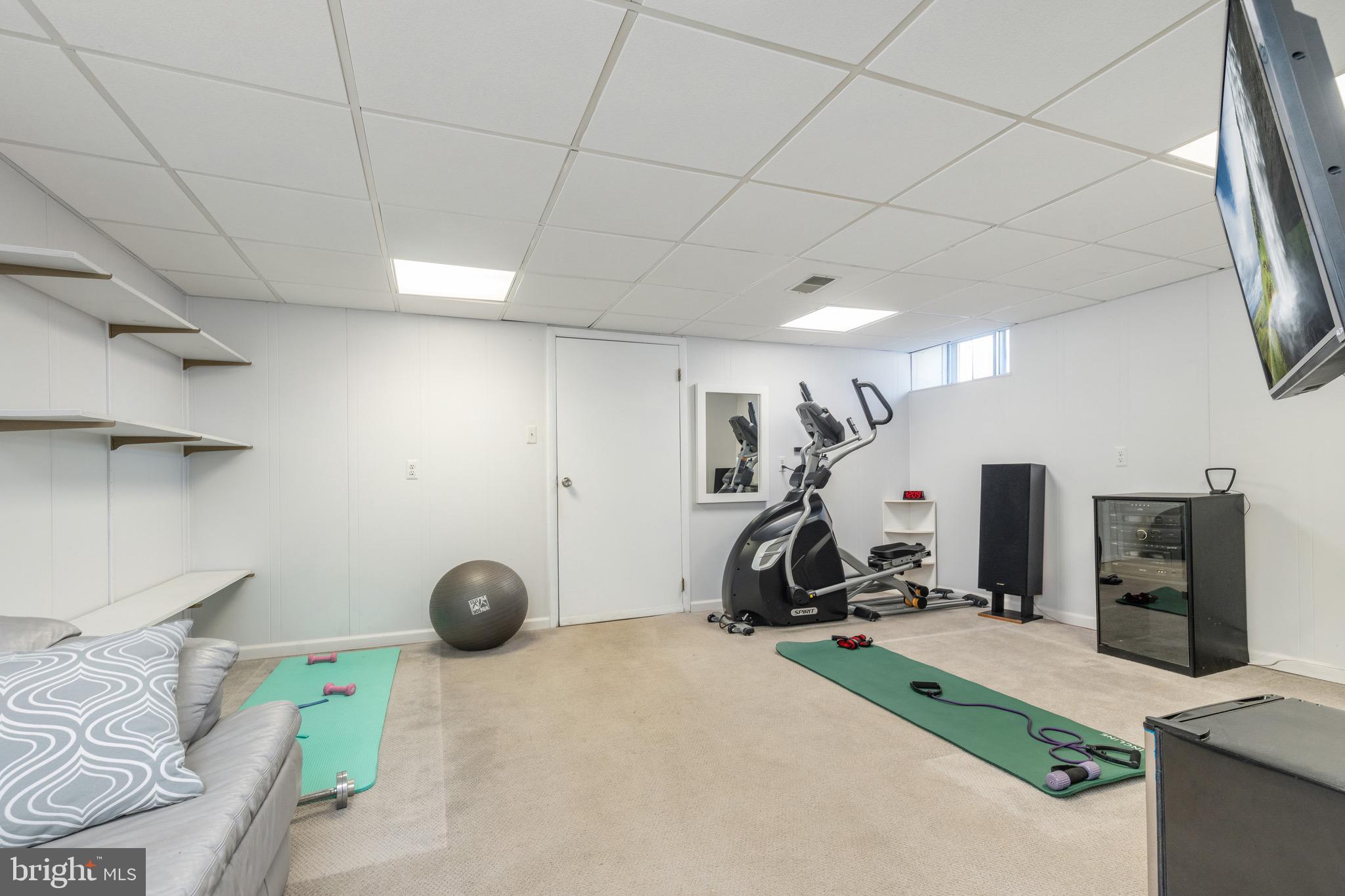 401 Clairemont Rd