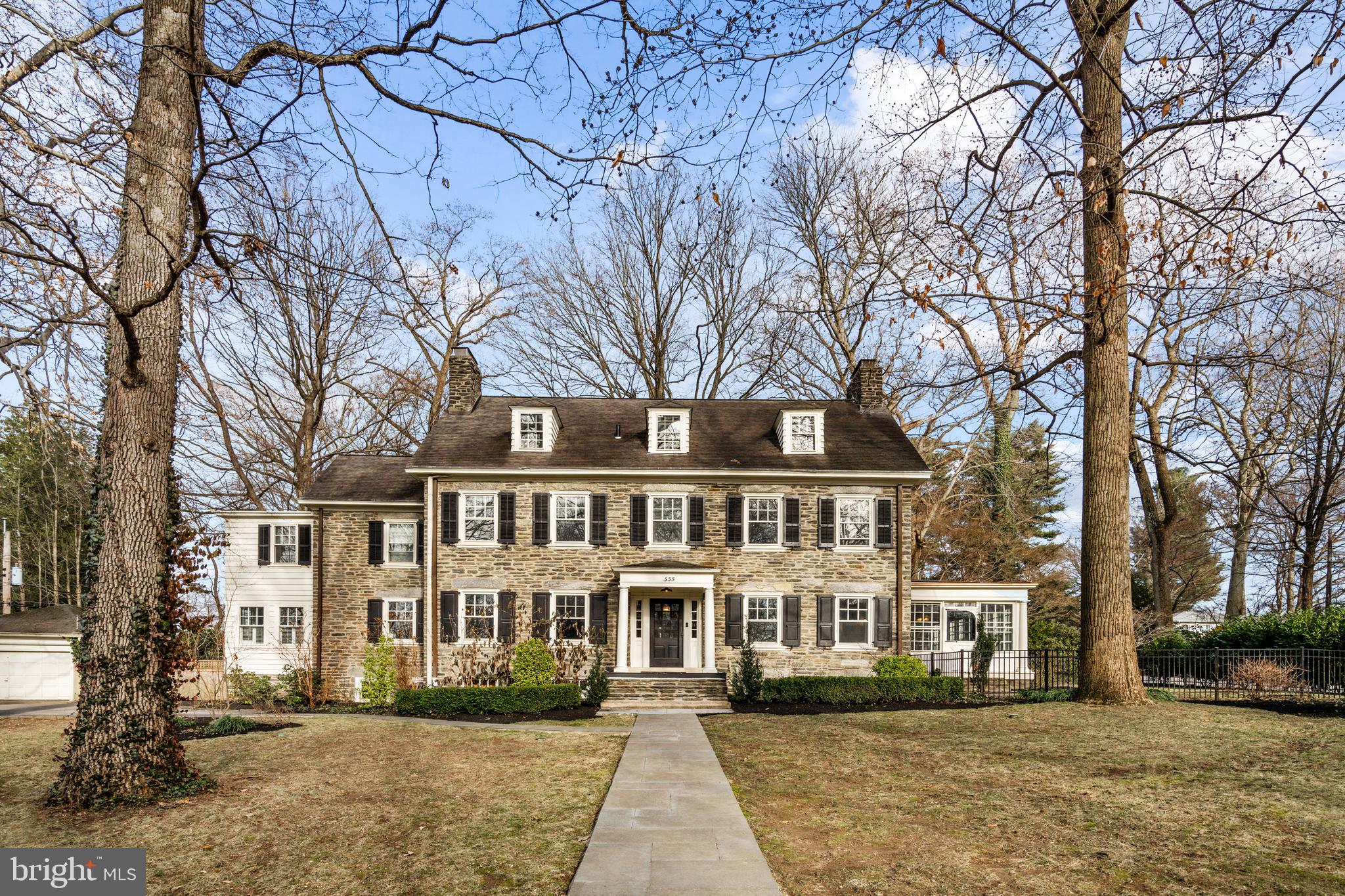 335 Woodley Rd
