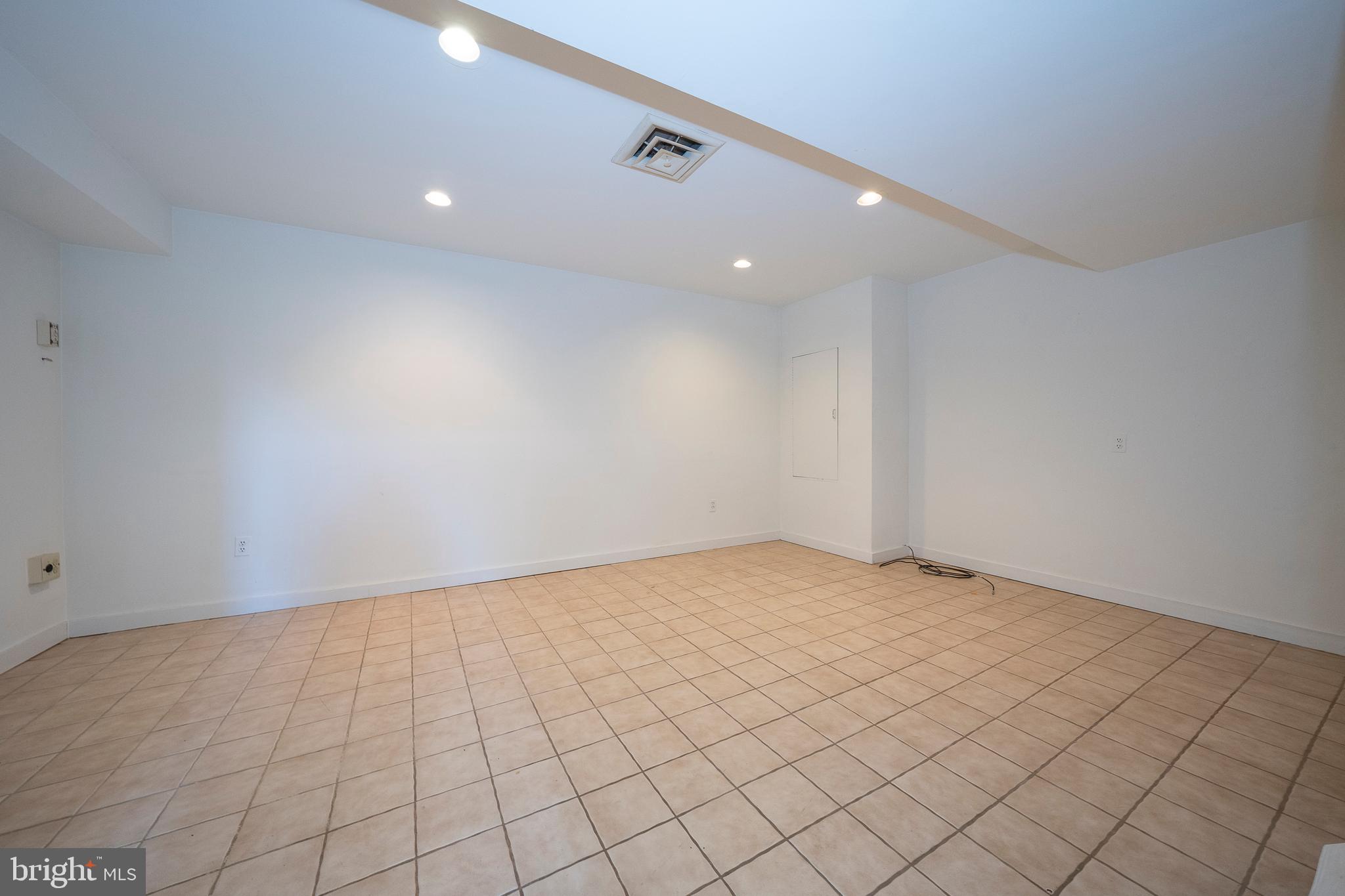 526 N Spring Mill Rd