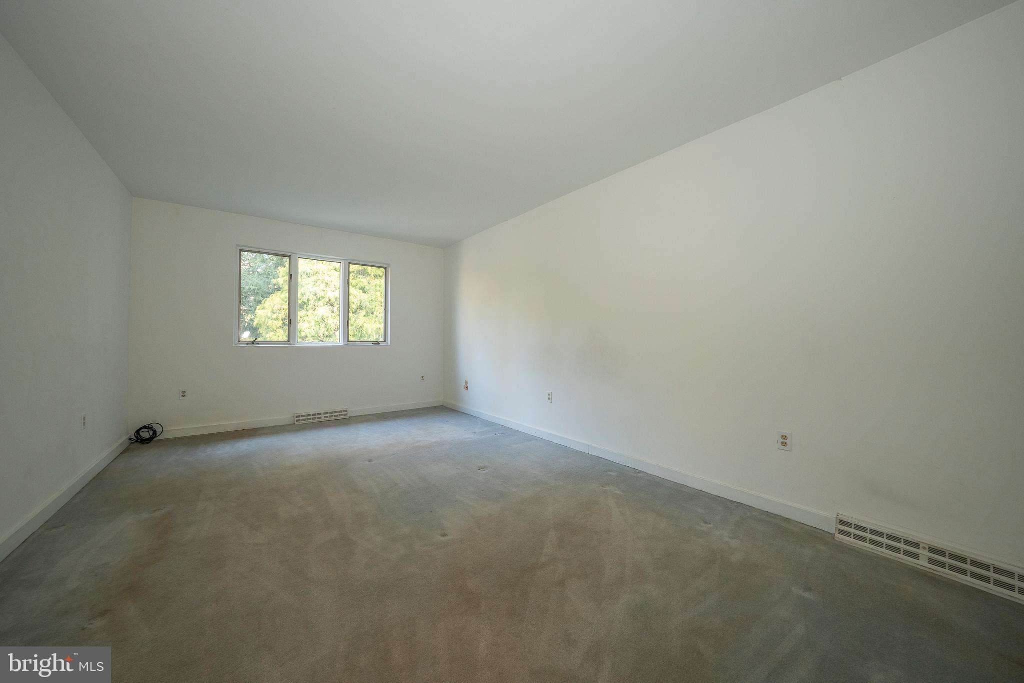 526 N Spring Mill Rd