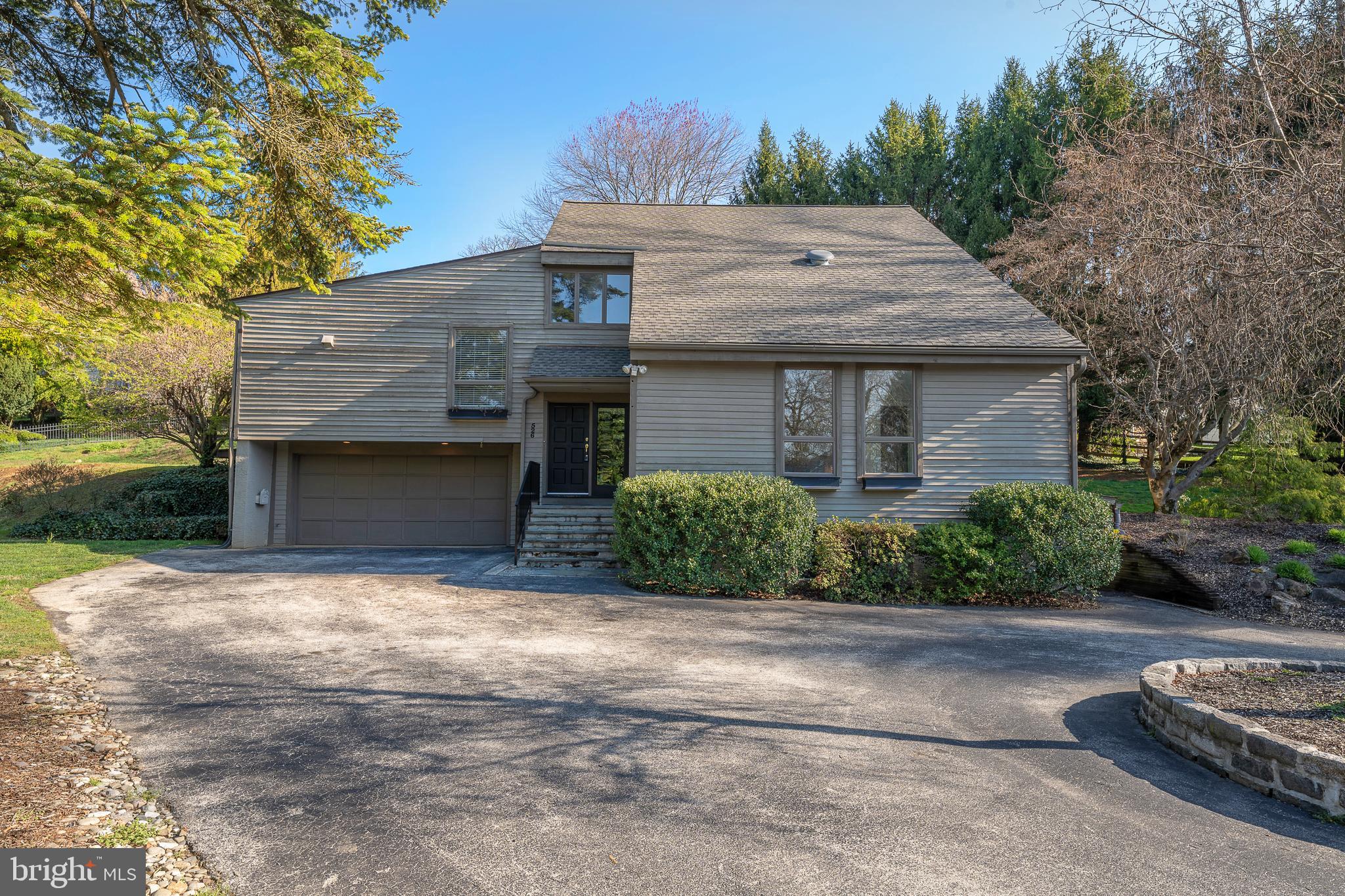 526 N Spring Mill Rd