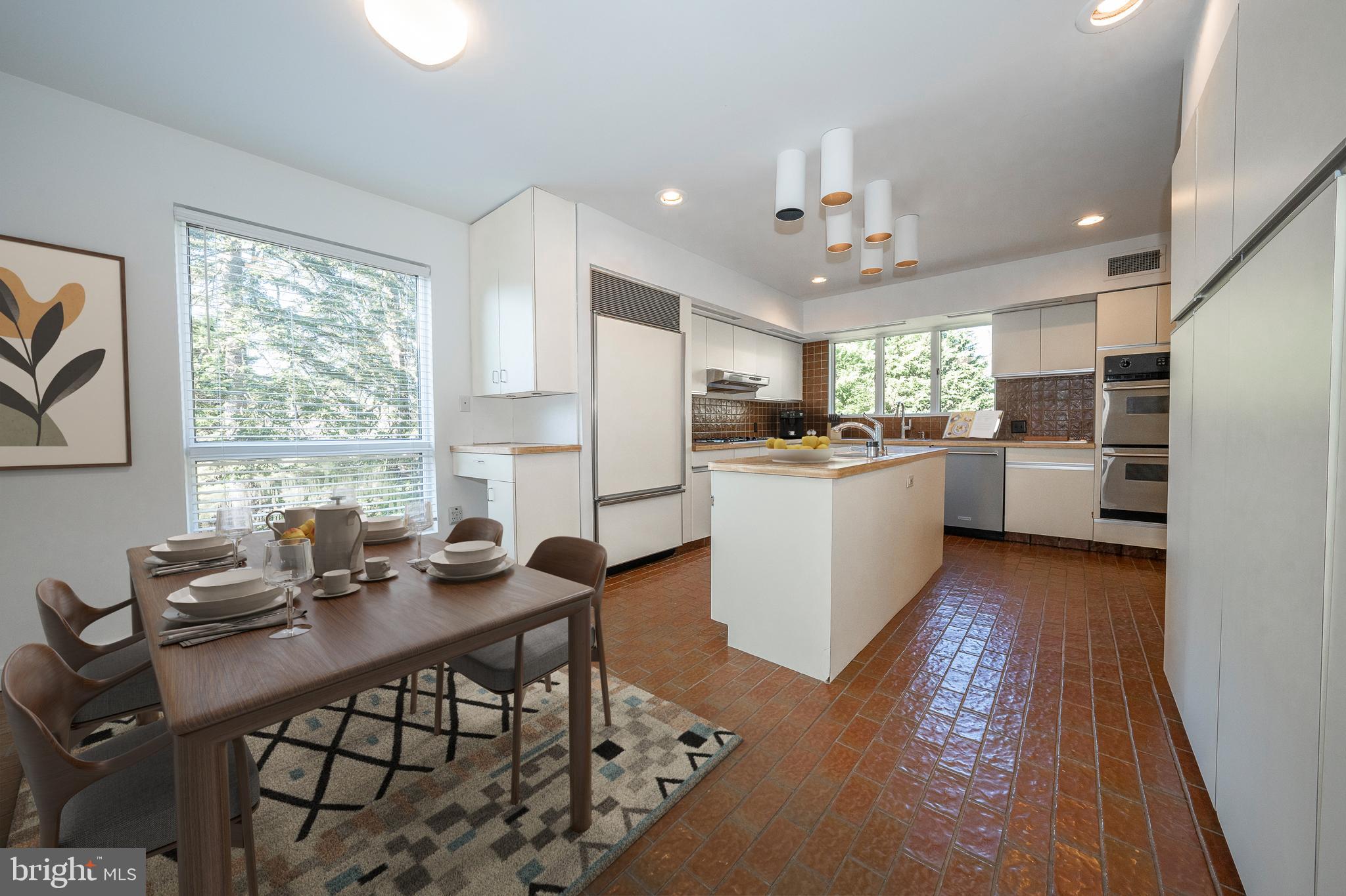 526 N Spring Mill Rd