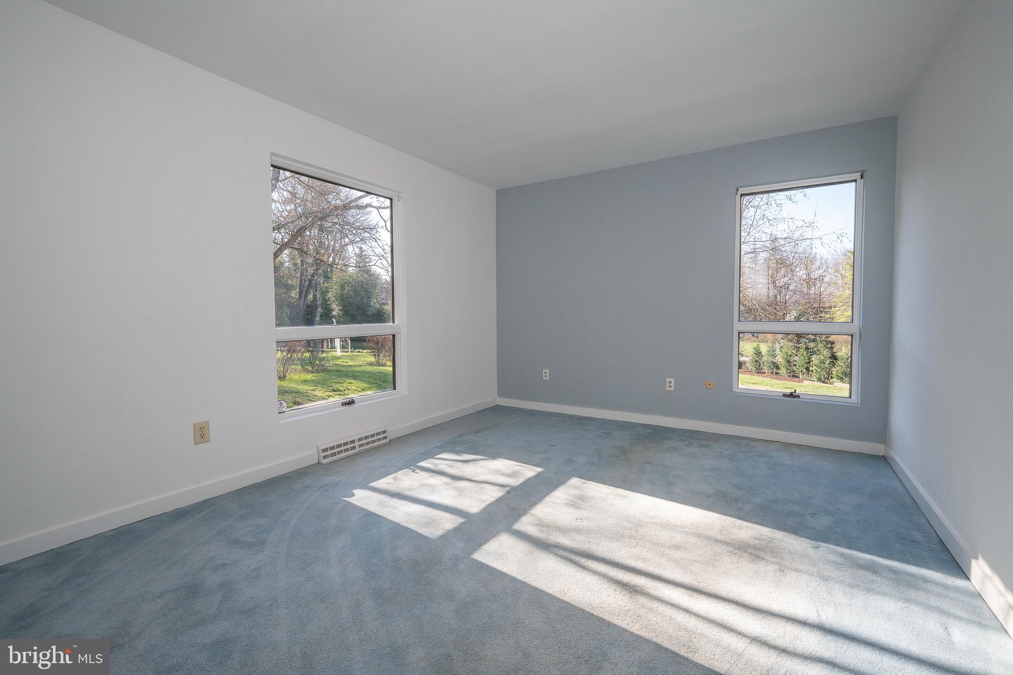 526 N Spring Mill Rd