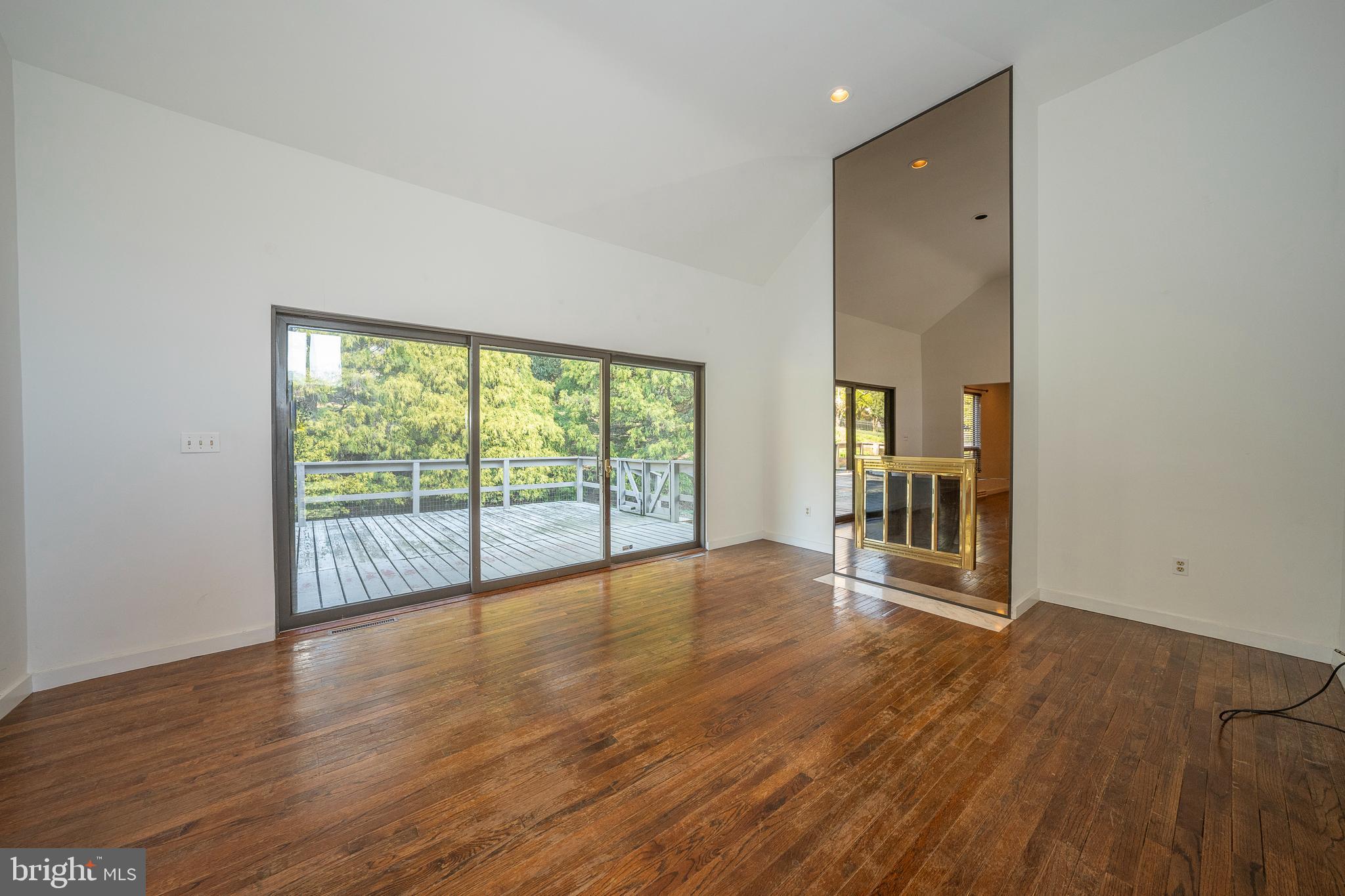 526 N Spring Mill Rd