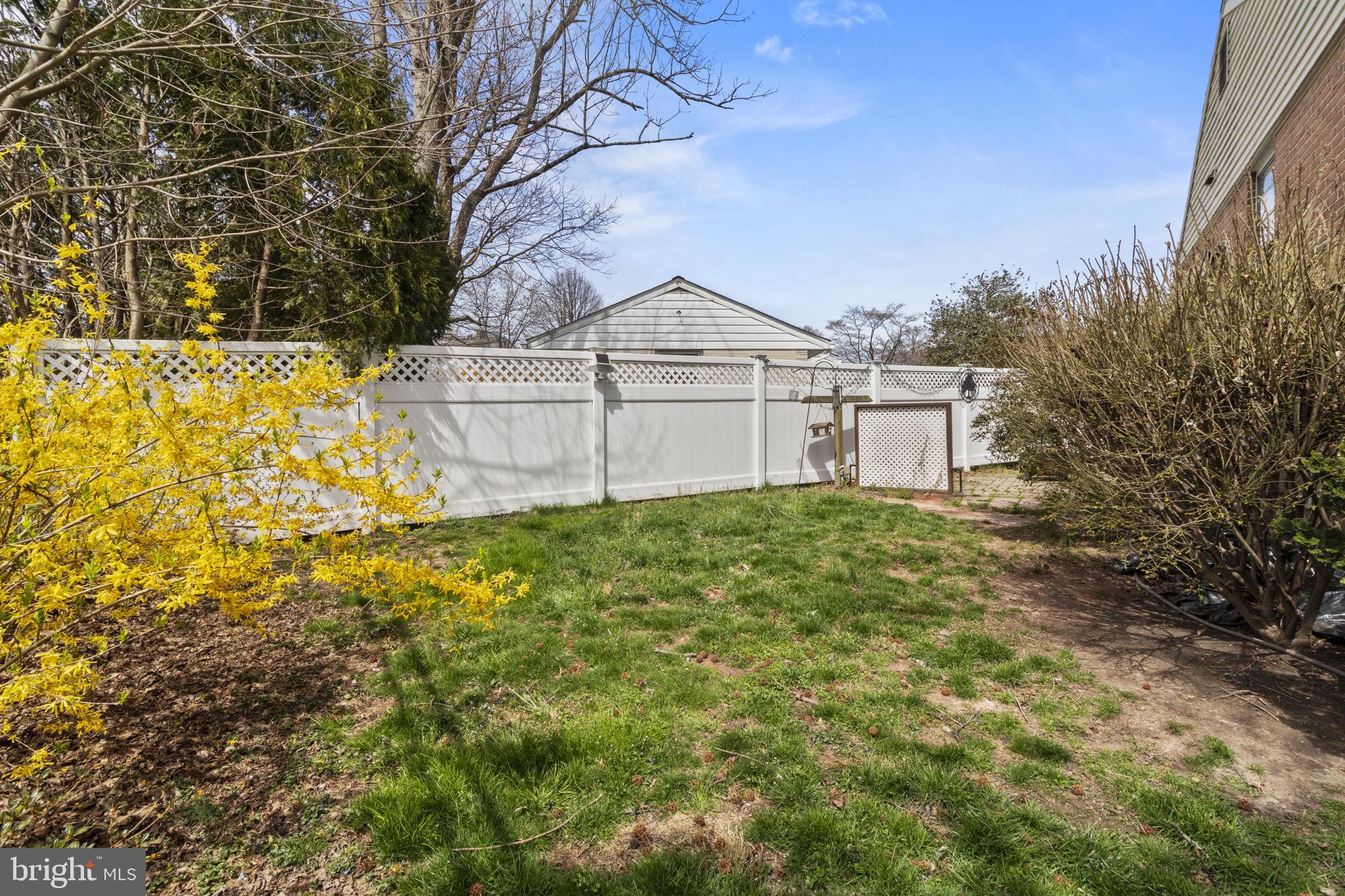 6 Welsh Ct