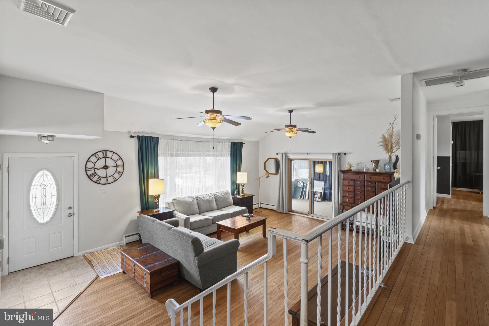 6 Welsh Ct
