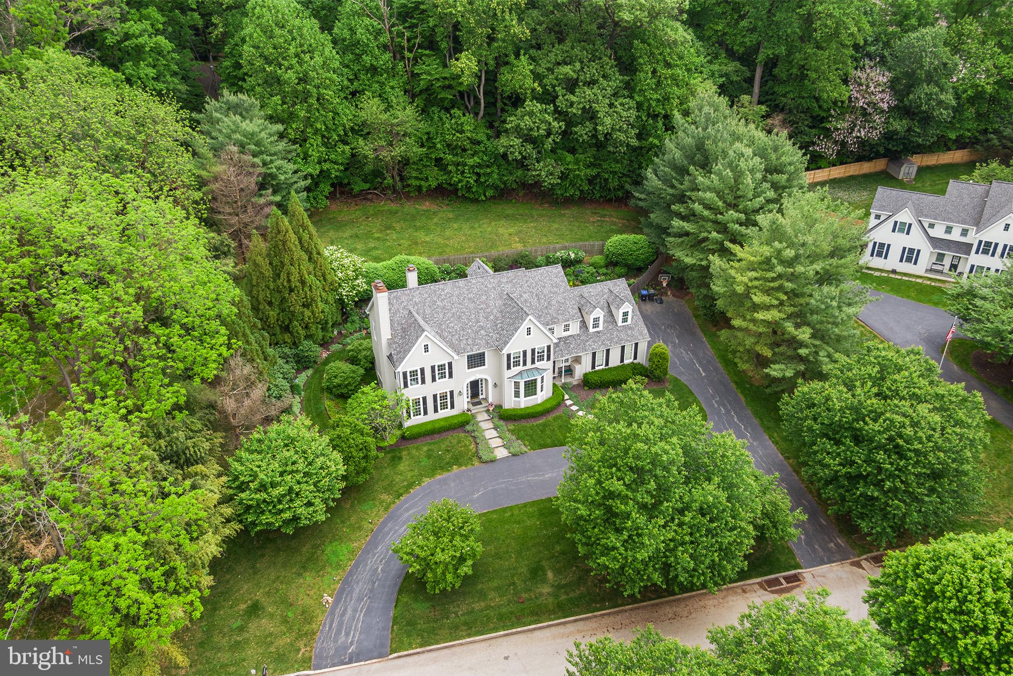 600 Narcisi Ln