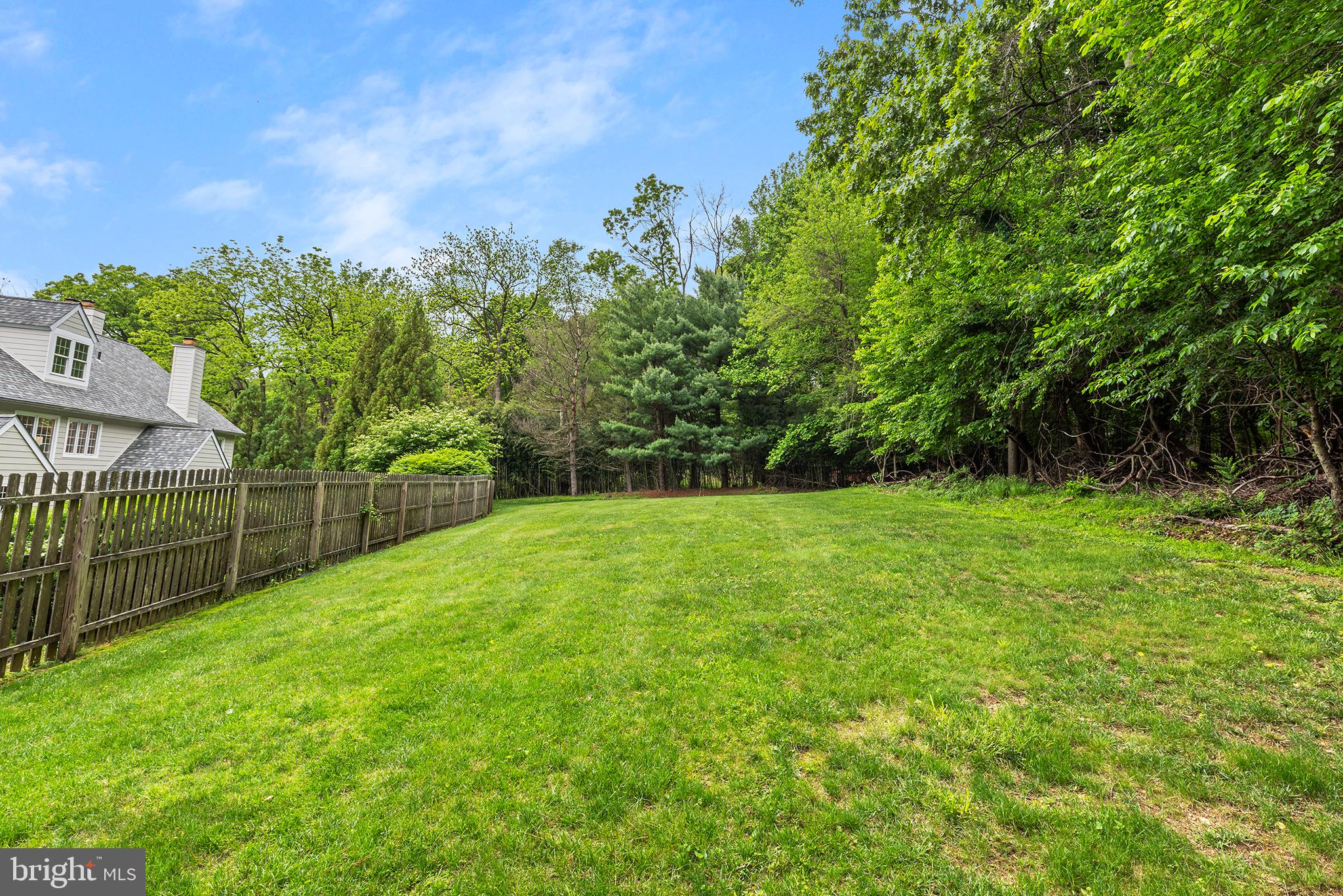 600 Narcisi Ln