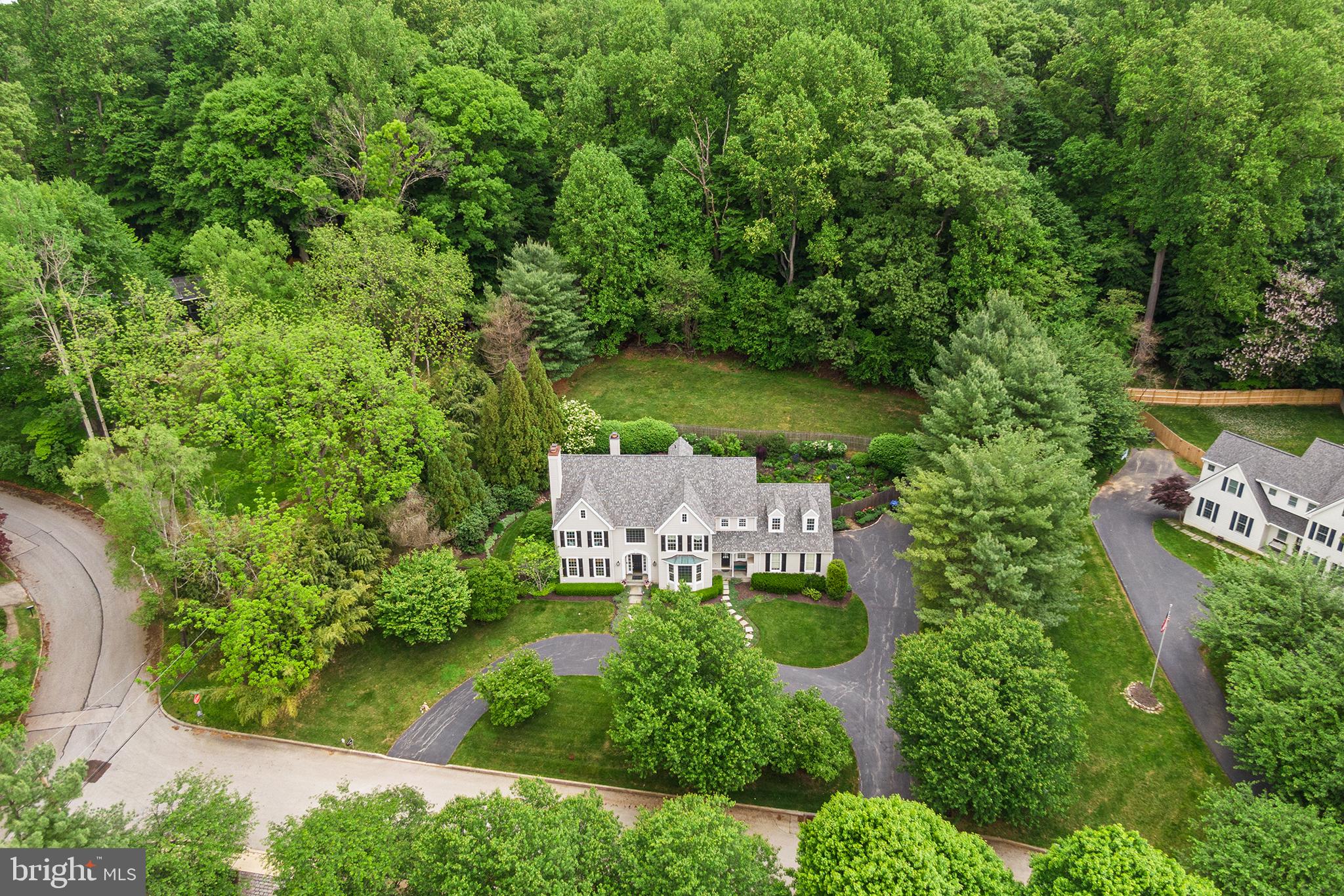 600 Narcisi Ln