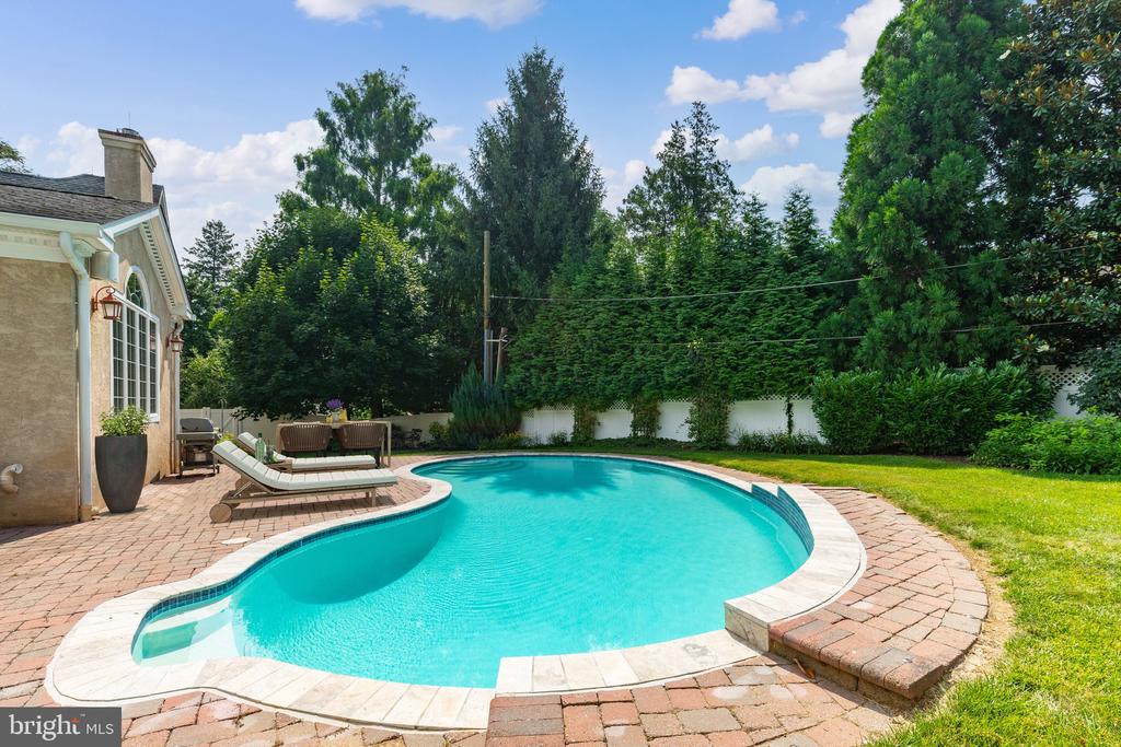 333 Greenbank Rd