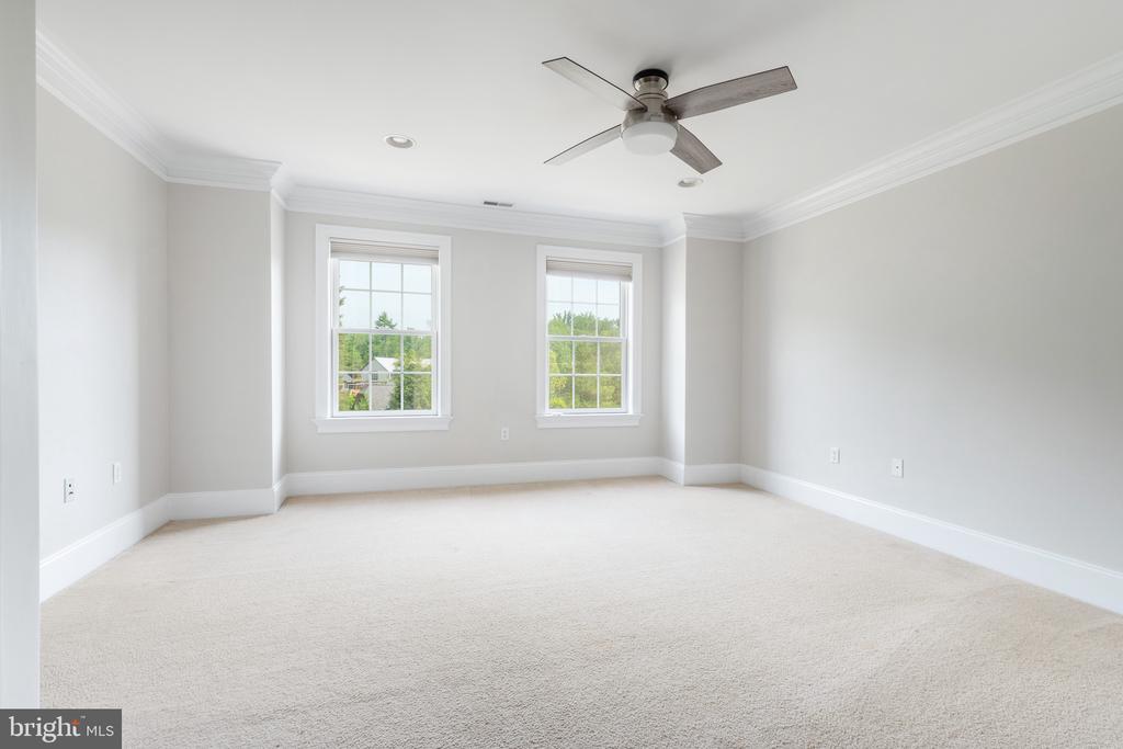 333 Greenbank Rd