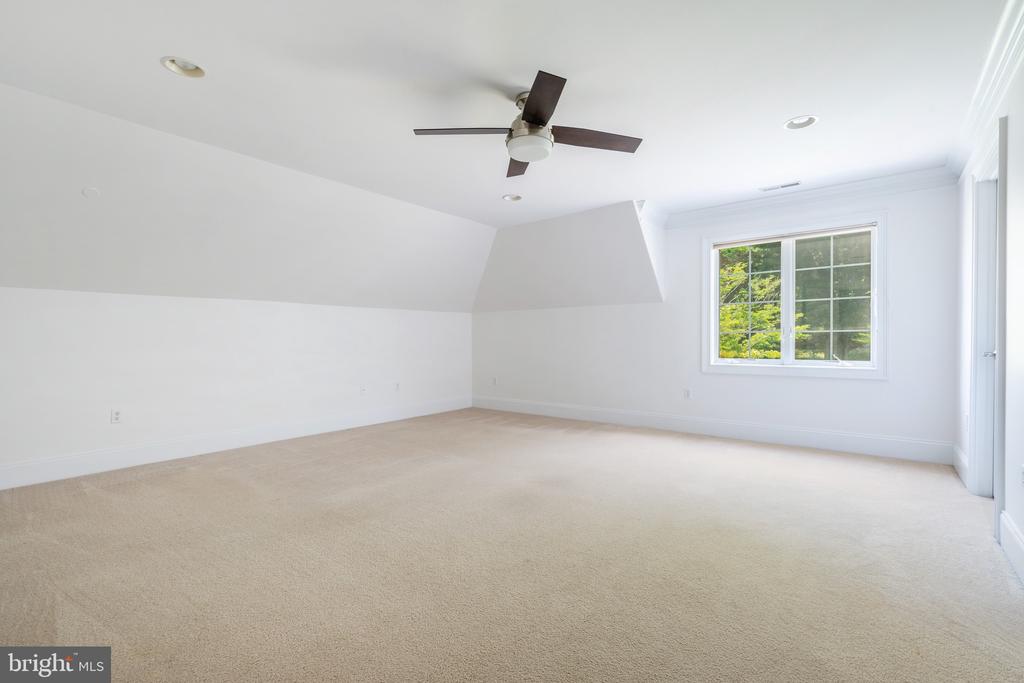 333 Greenbank Rd