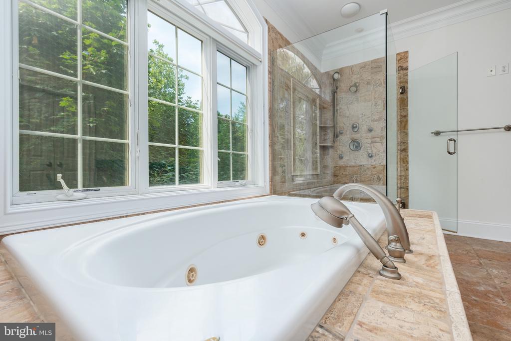 333 Greenbank Rd