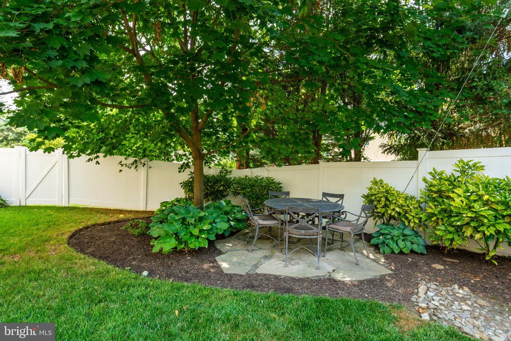 333 Greenbank Rd