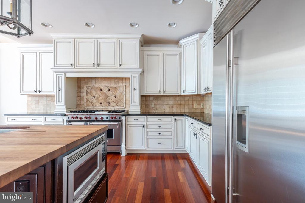 333 Greenbank Rd