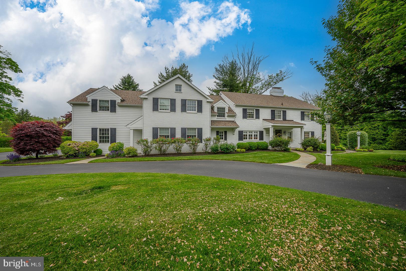 900 Field Ln