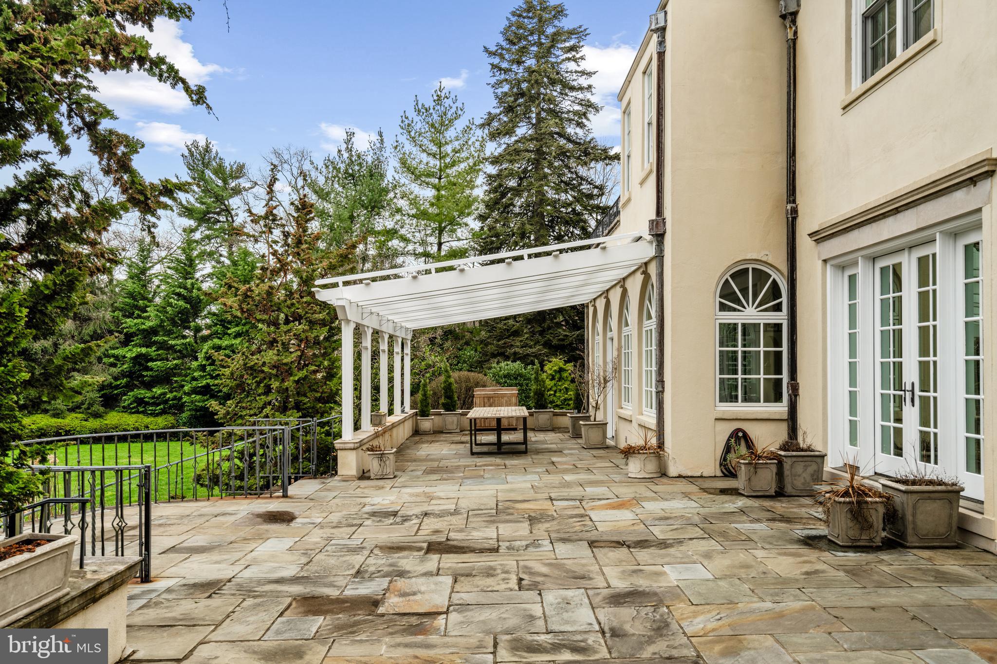 1301 Lafayette Rd
