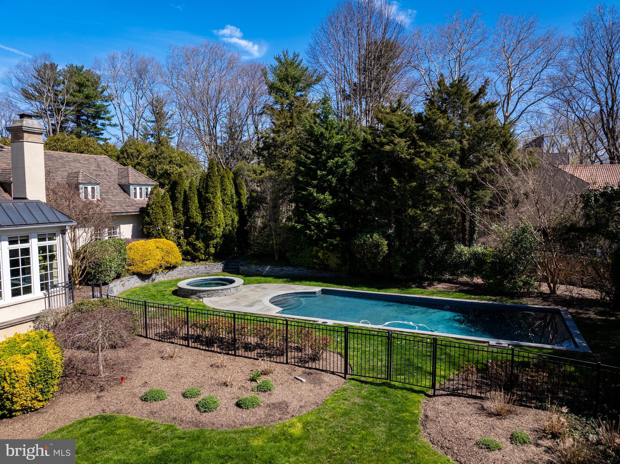 1301 Lafayette Rd