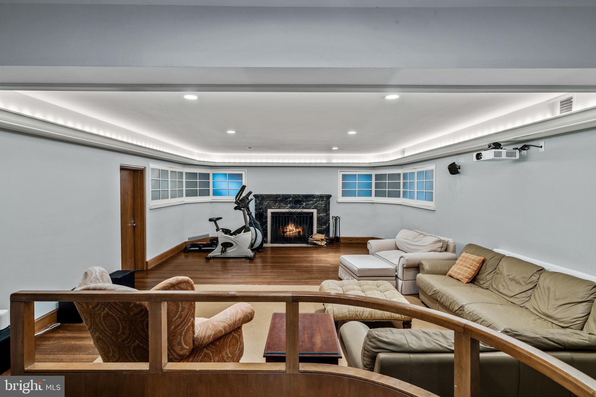 1301 Lafayette Rd