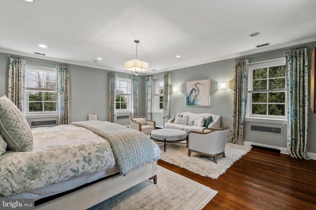 1301 Lafayette Rd