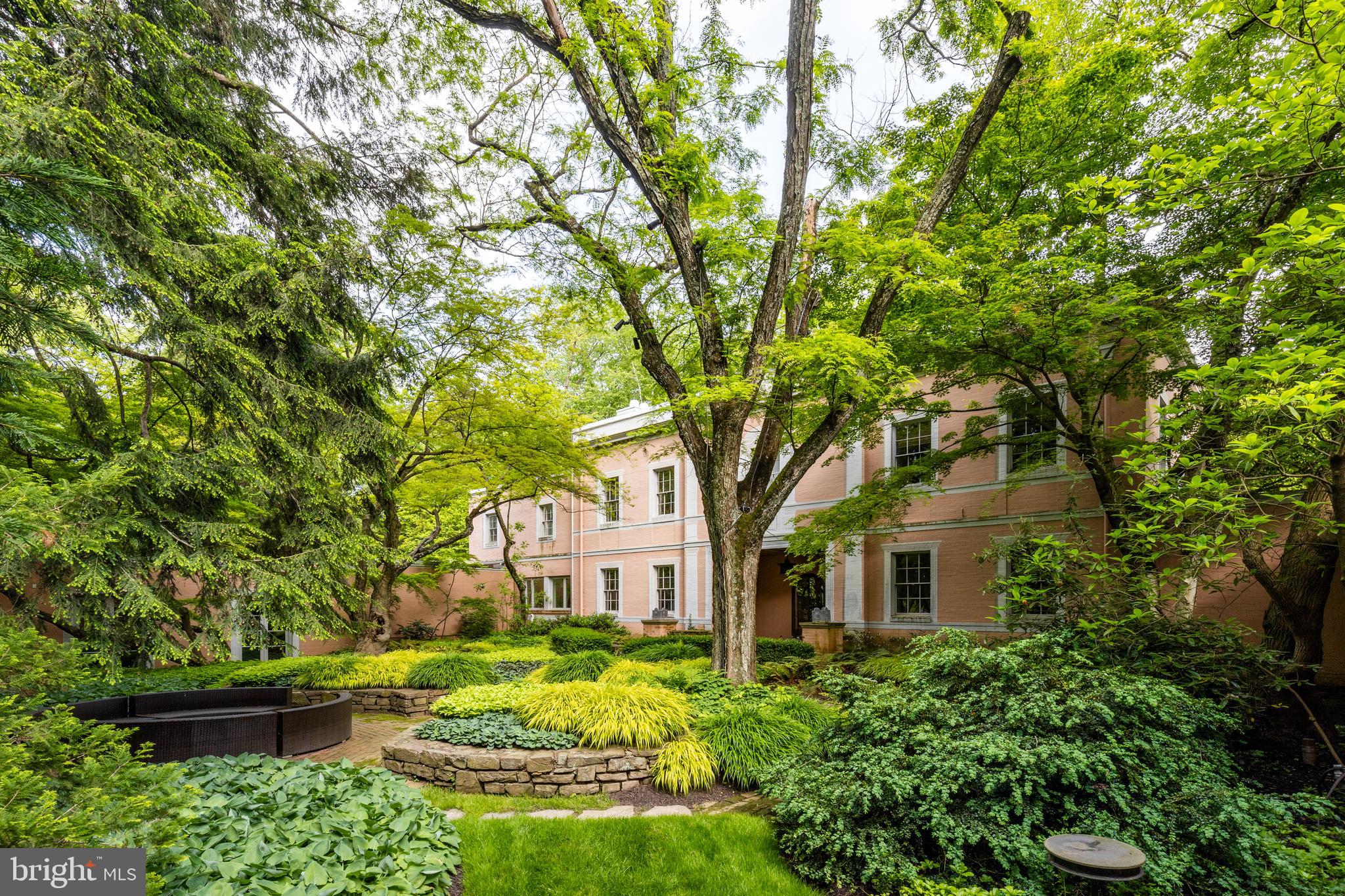 340 Fishers Rd