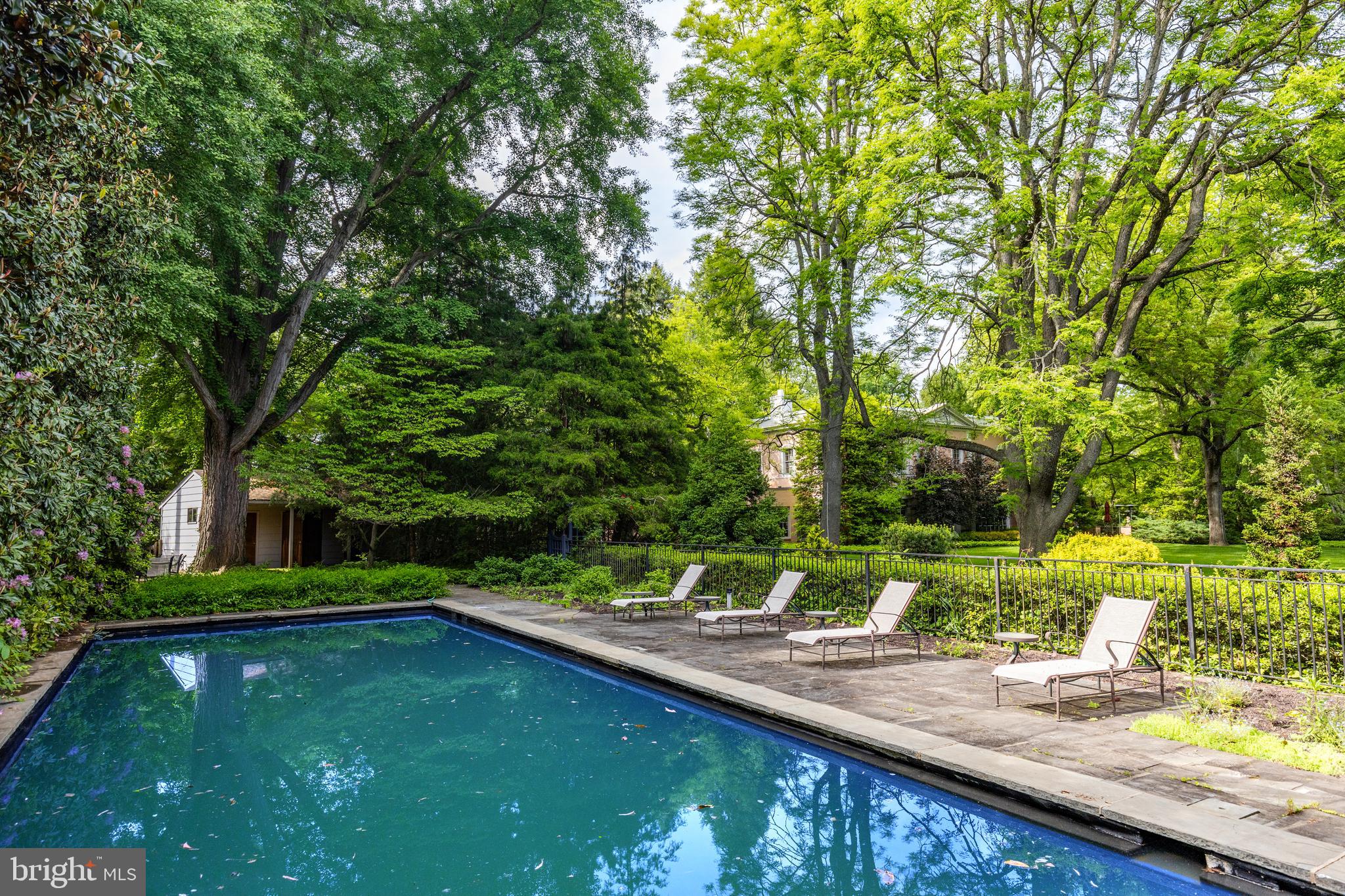 340 Fishers Rd