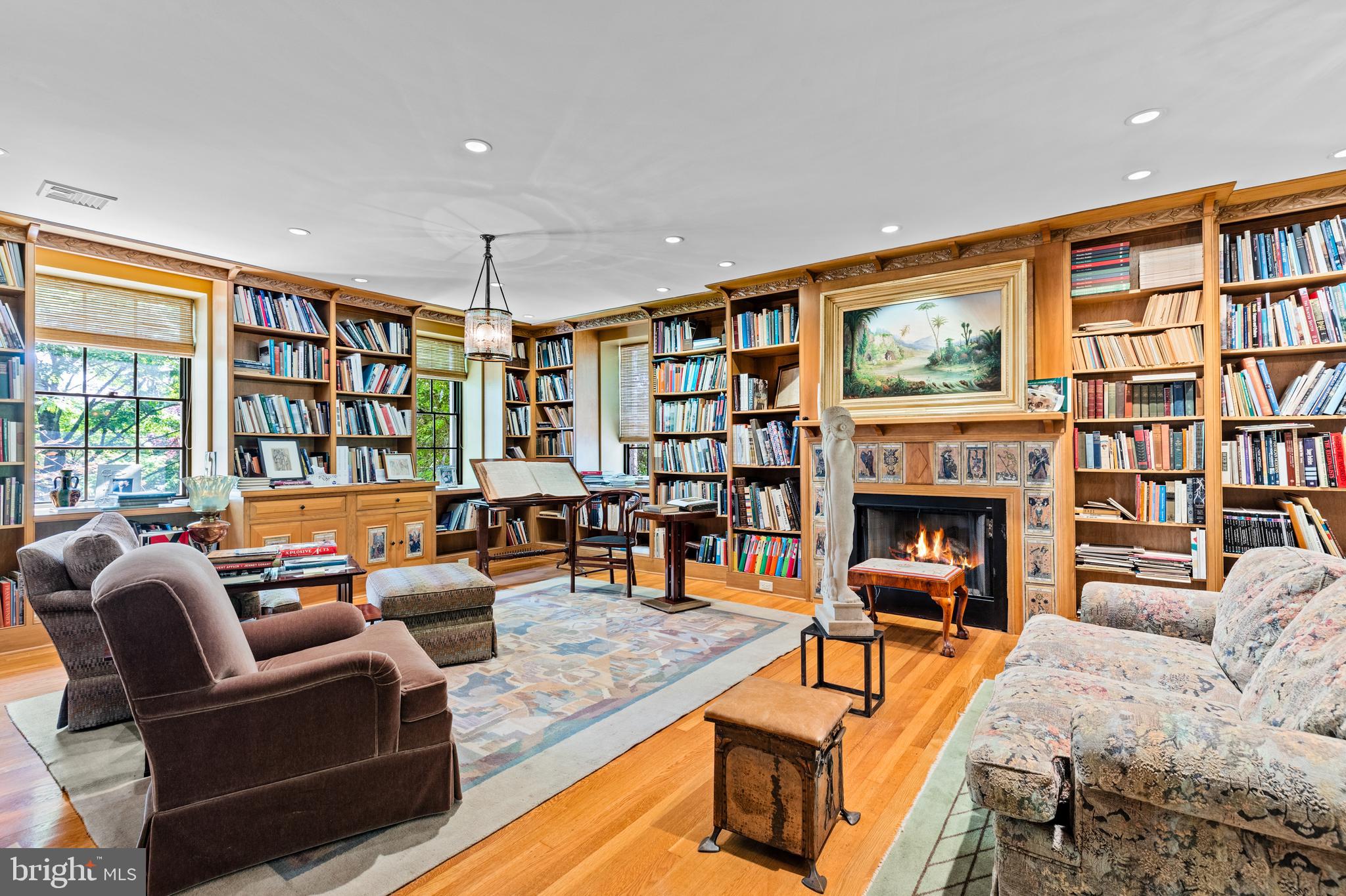 340 Fishers Rd