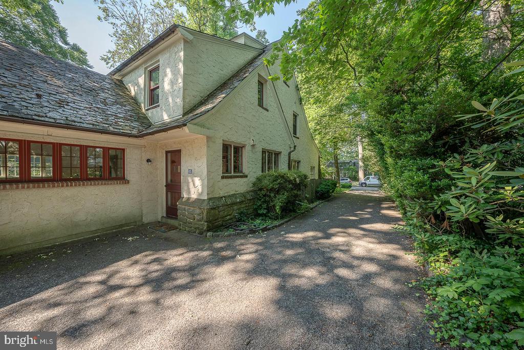 615 Sussex Rd