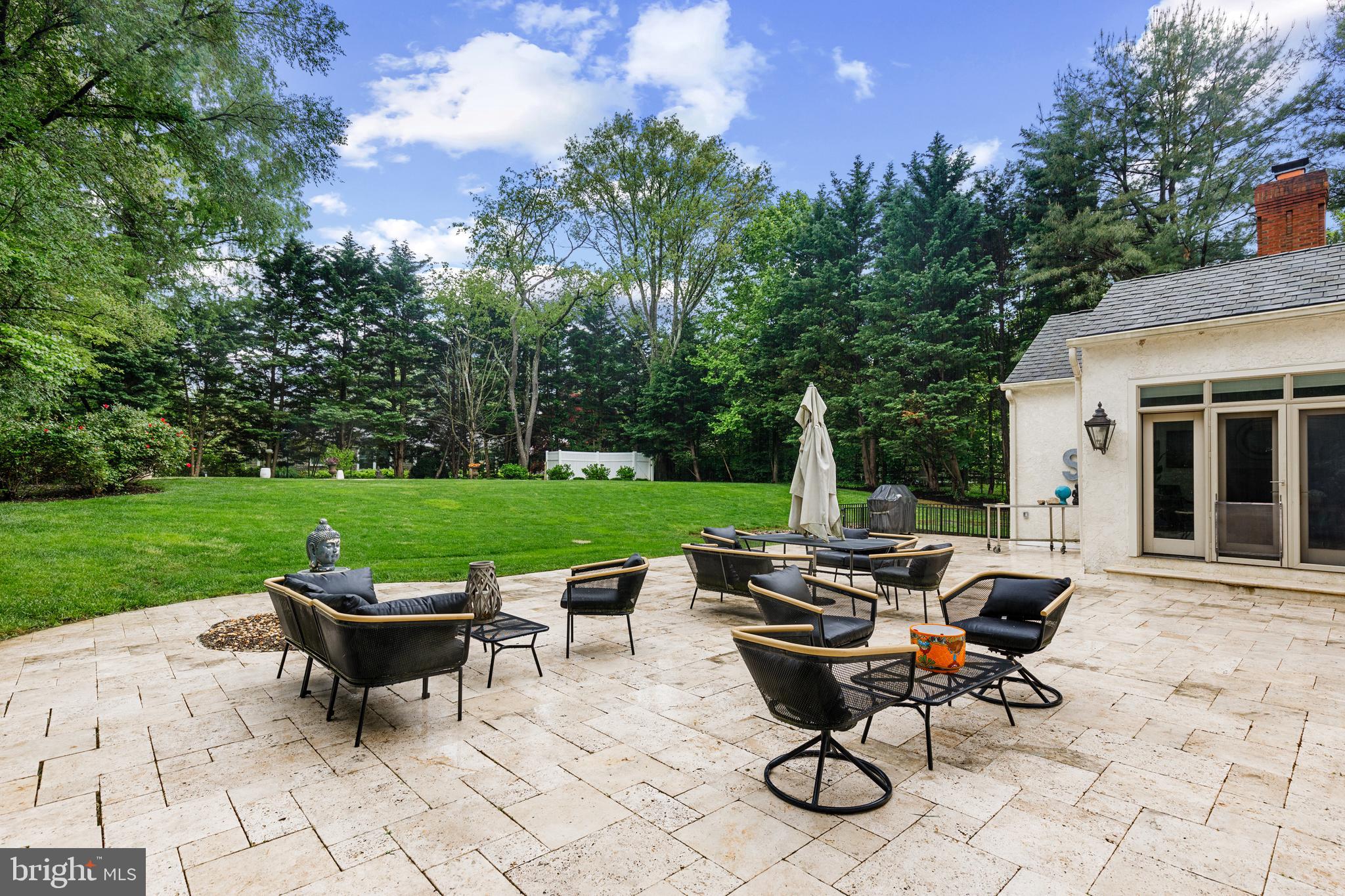 1211 Waverly Rd