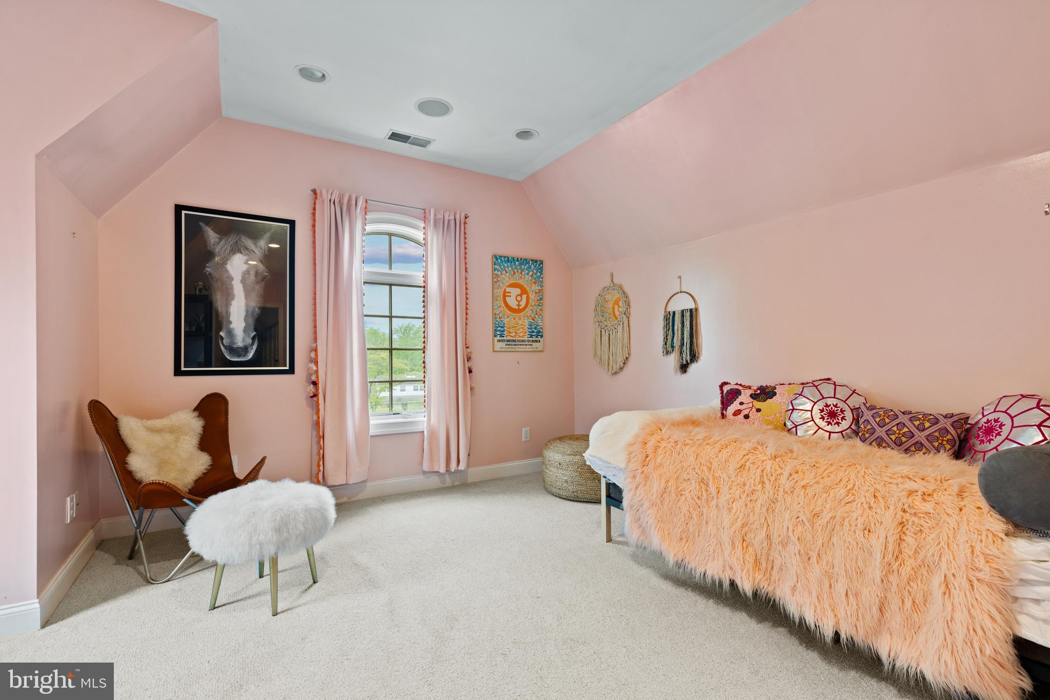 1211 Waverly Rd
