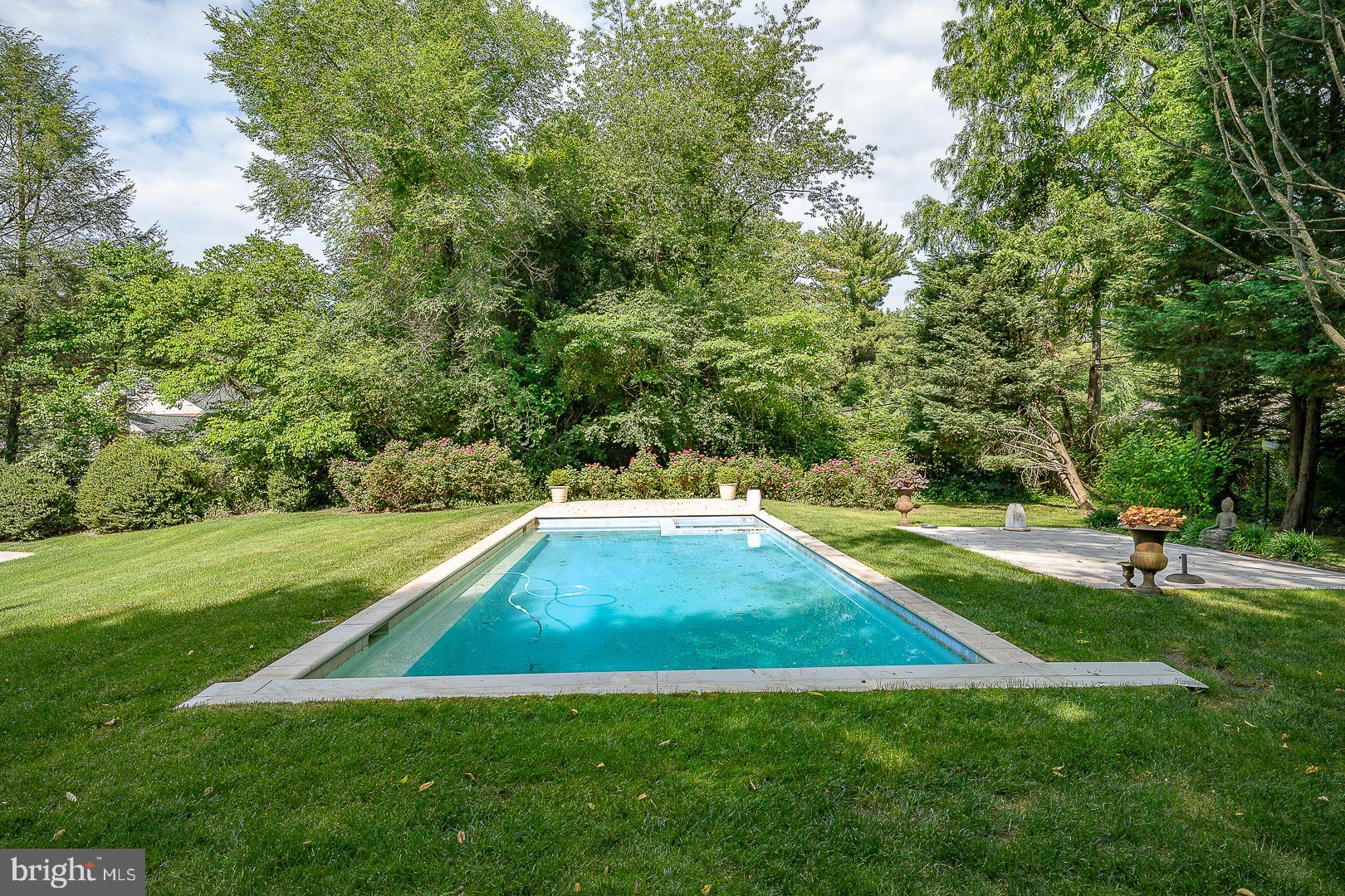 1211 Waverly Rd