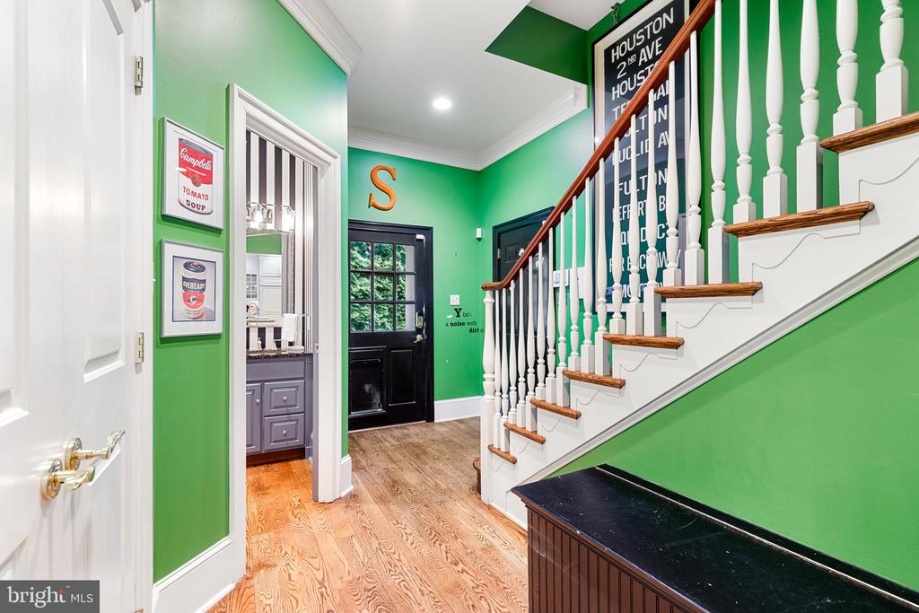 1211 Waverly Rd