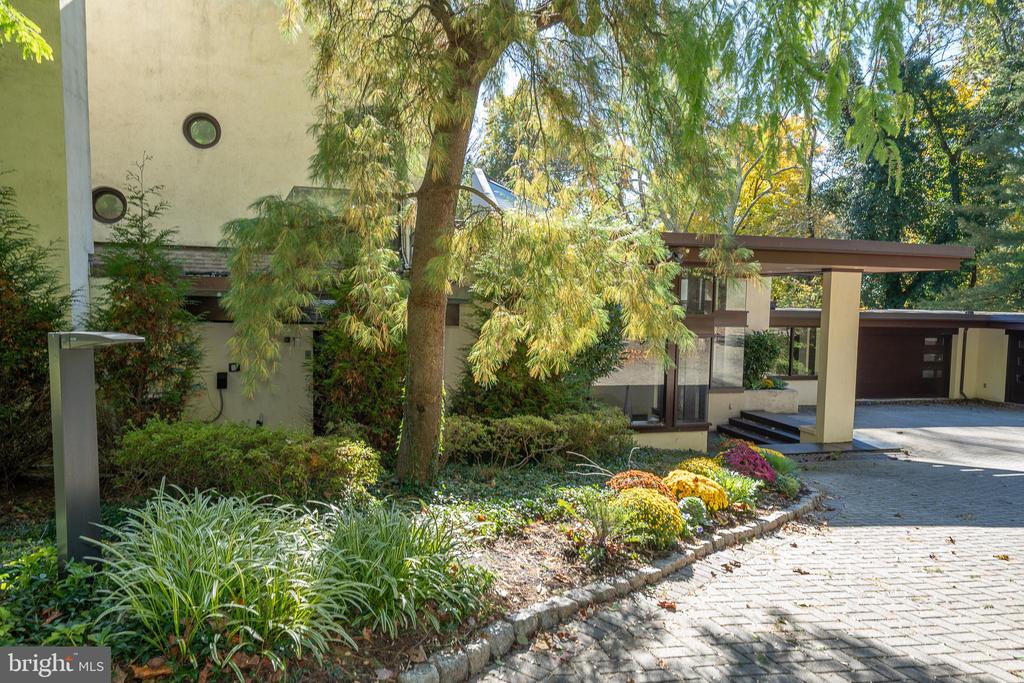 51 Crosby Brown Rd