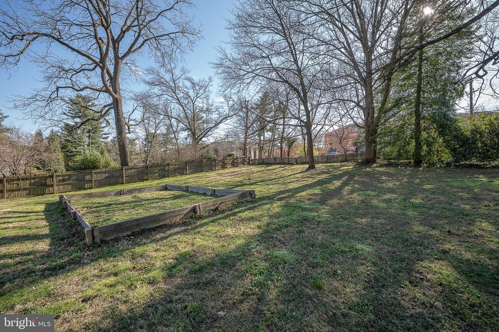 1731 County Line Rd