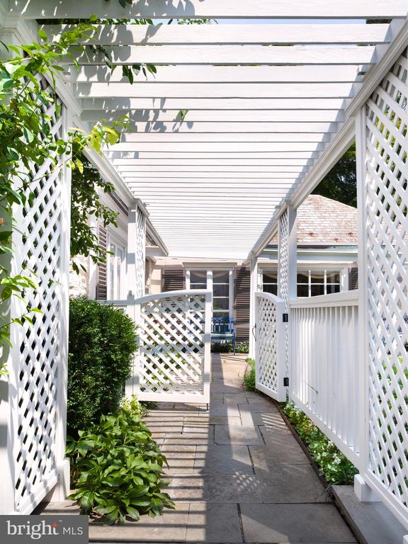 231 Avon Rd