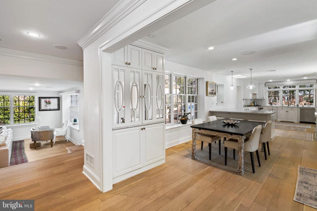 300 Caversham Rd
