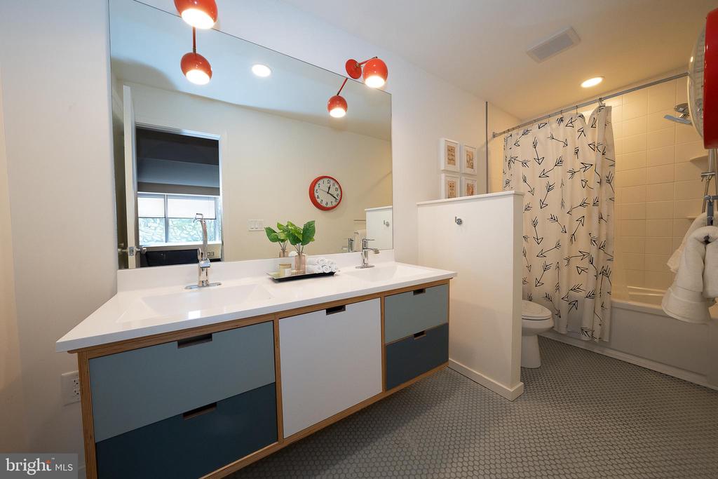 308 Sprague Cir