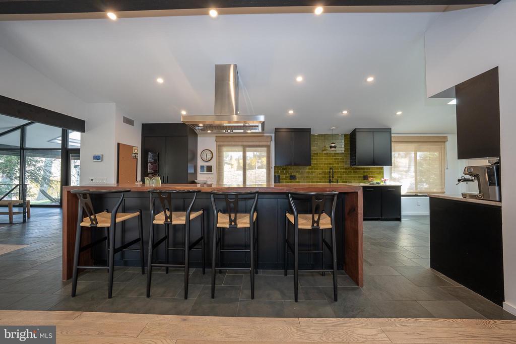 308 Sprague Cir