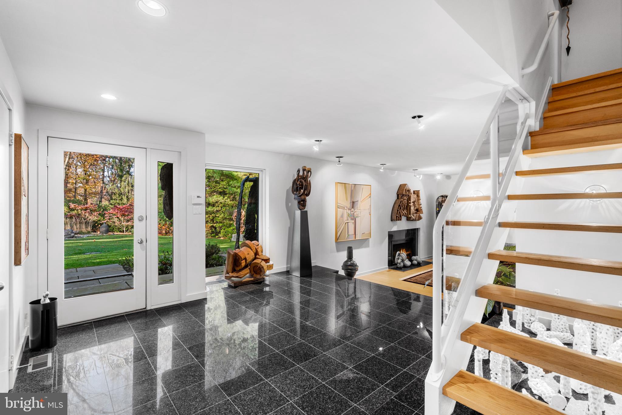 1041 Waverly Rd